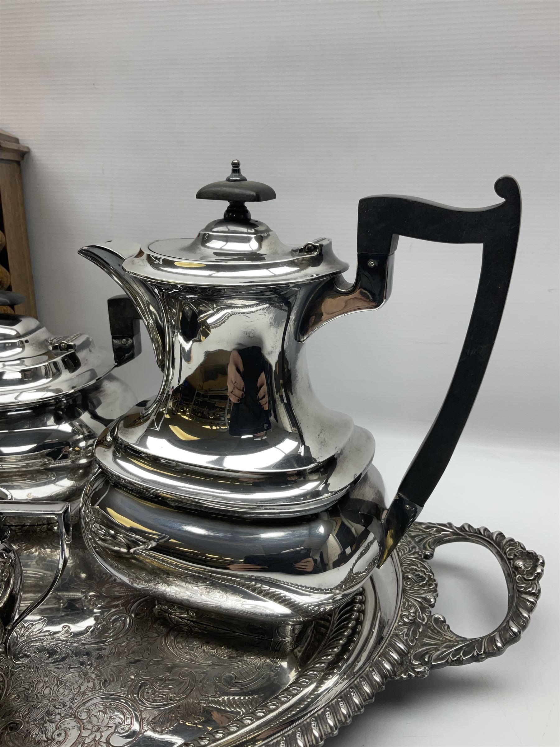 Walker and Hall silver plated tea set - Image 2 of 11