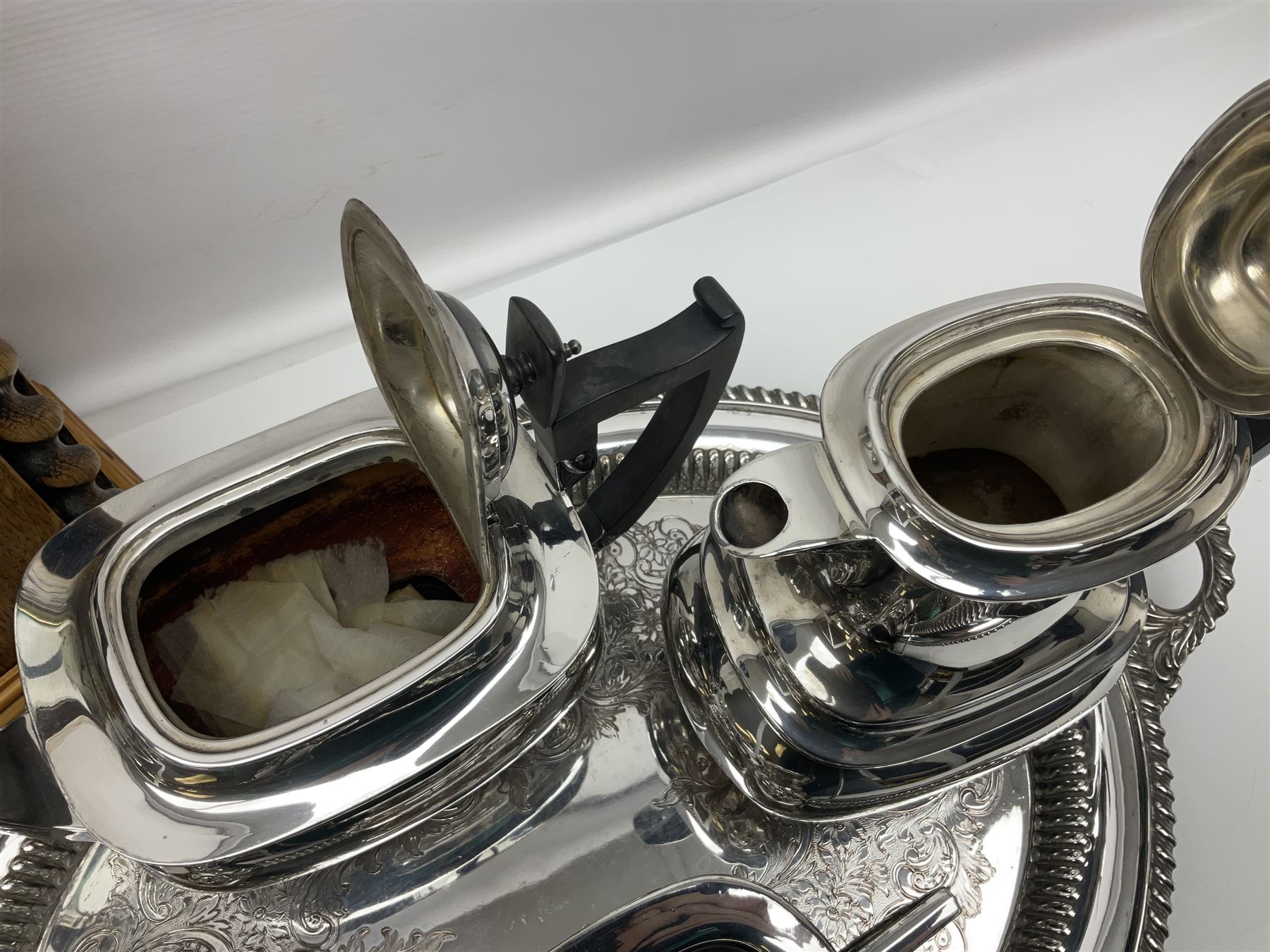 Walker and Hall silver plated tea set - Image 3 of 11