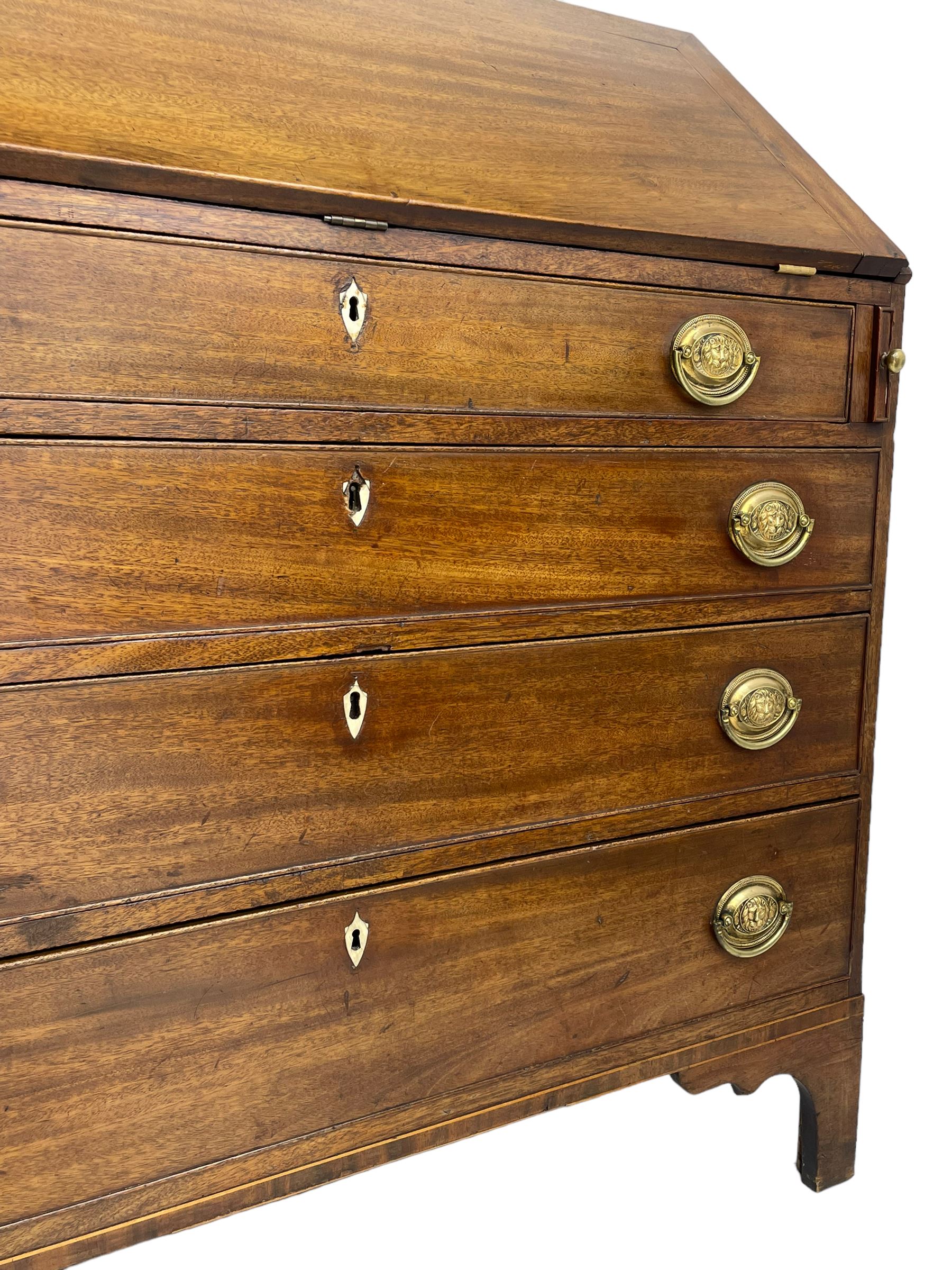 George III mahogany bureau - Image 8 of 10