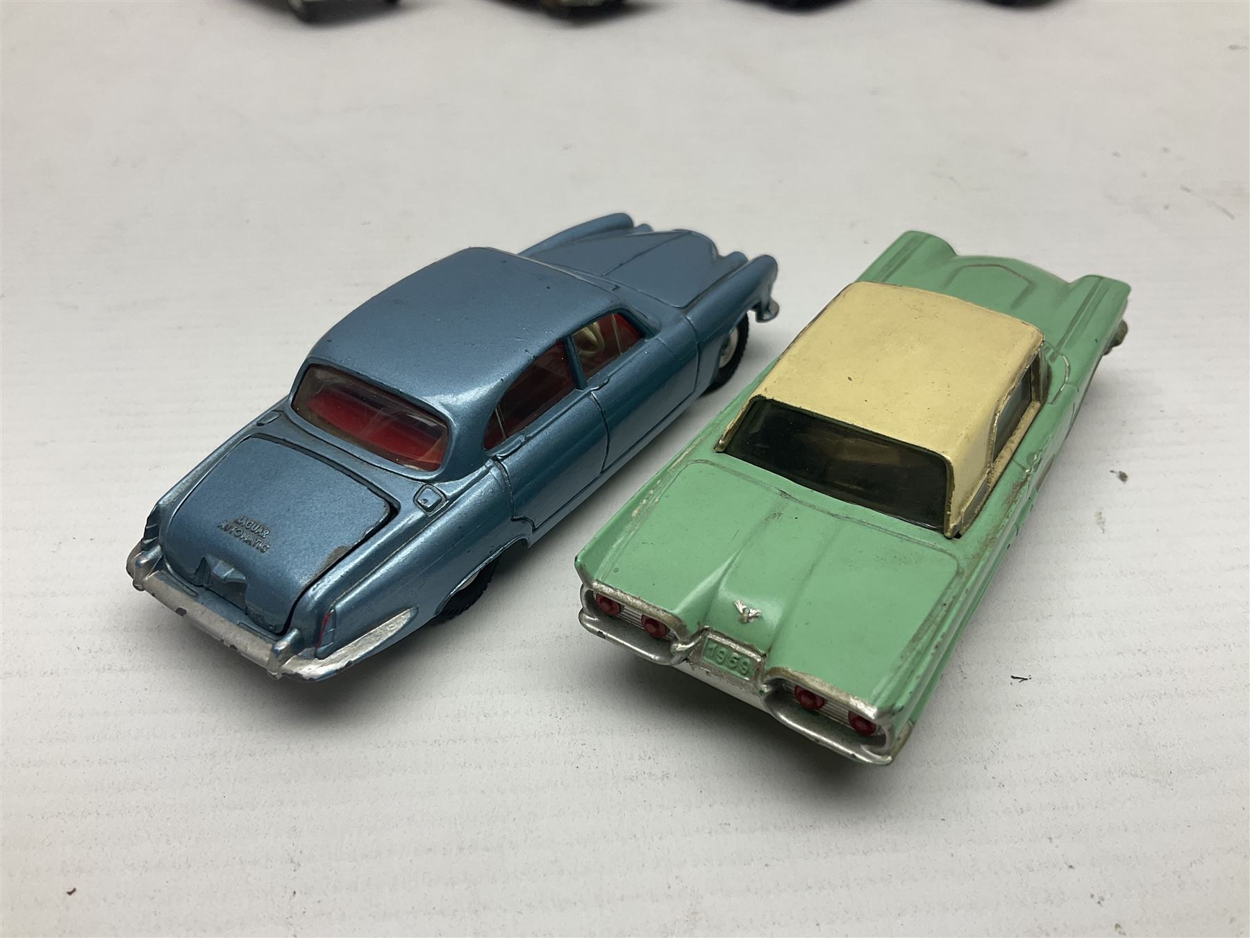 Eleven unboxed and playworn early die-cast models including Dinky Packard - Image 10 of 20