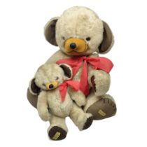 Graduated pair of Merrythought Cheeky teddy bears