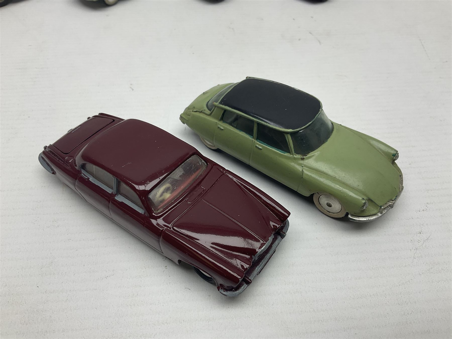 Eleven unboxed and playworn early die-cast models including Dinky Packard - Image 4 of 20