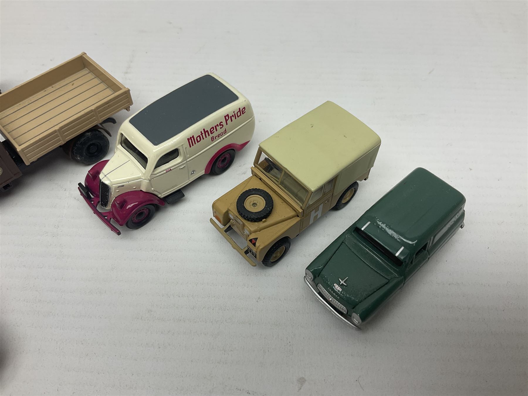 Over forty 1:76 scale die-cast models of cars and commercial vehicles; some boxed; and eight small s - Image 12 of 16