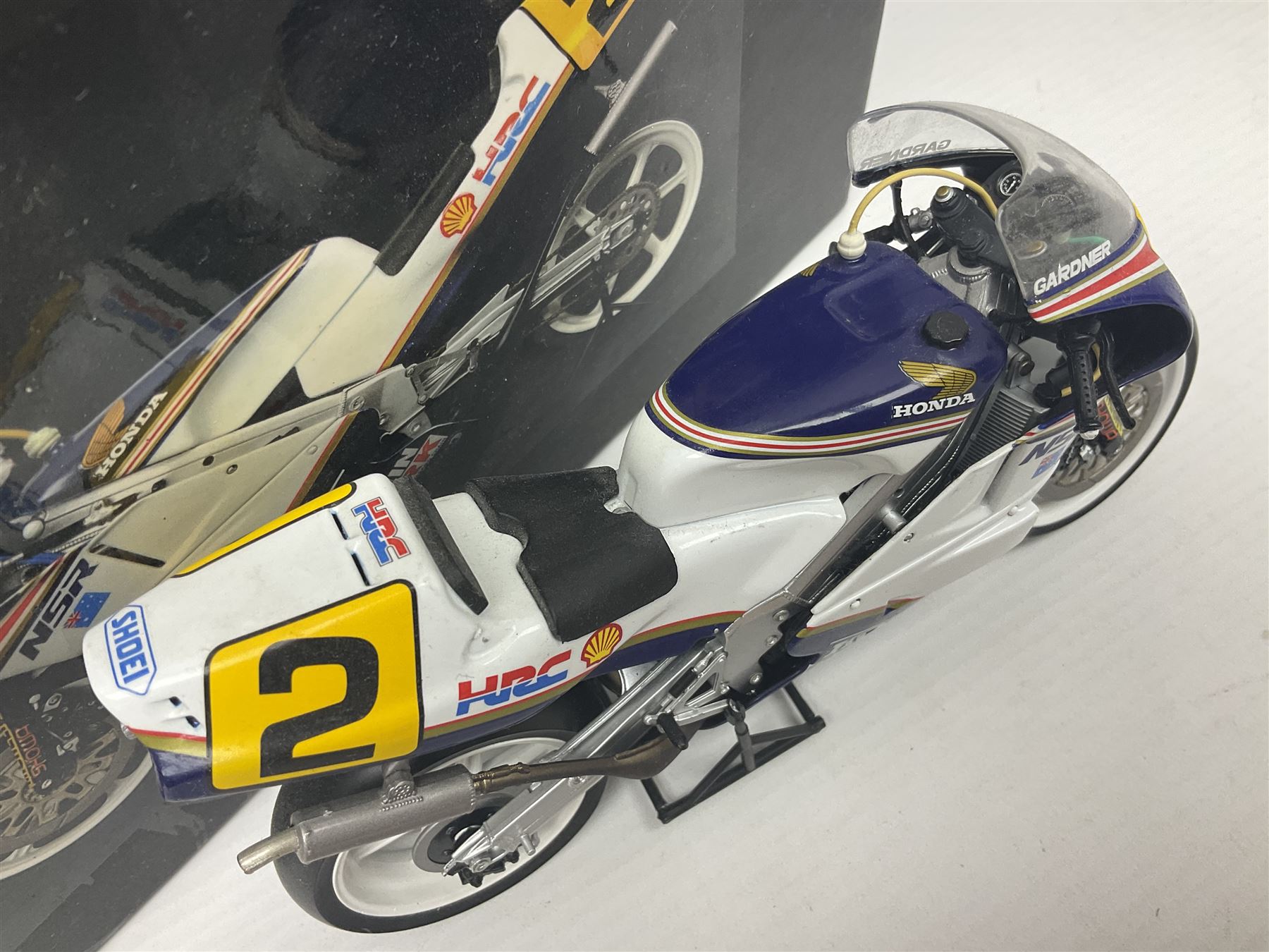 Minichamps Classic Bike Series 1:12 scale die-cast model - Honda NSR500 Wayne Gardner GP1987; boxed - Image 3 of 8