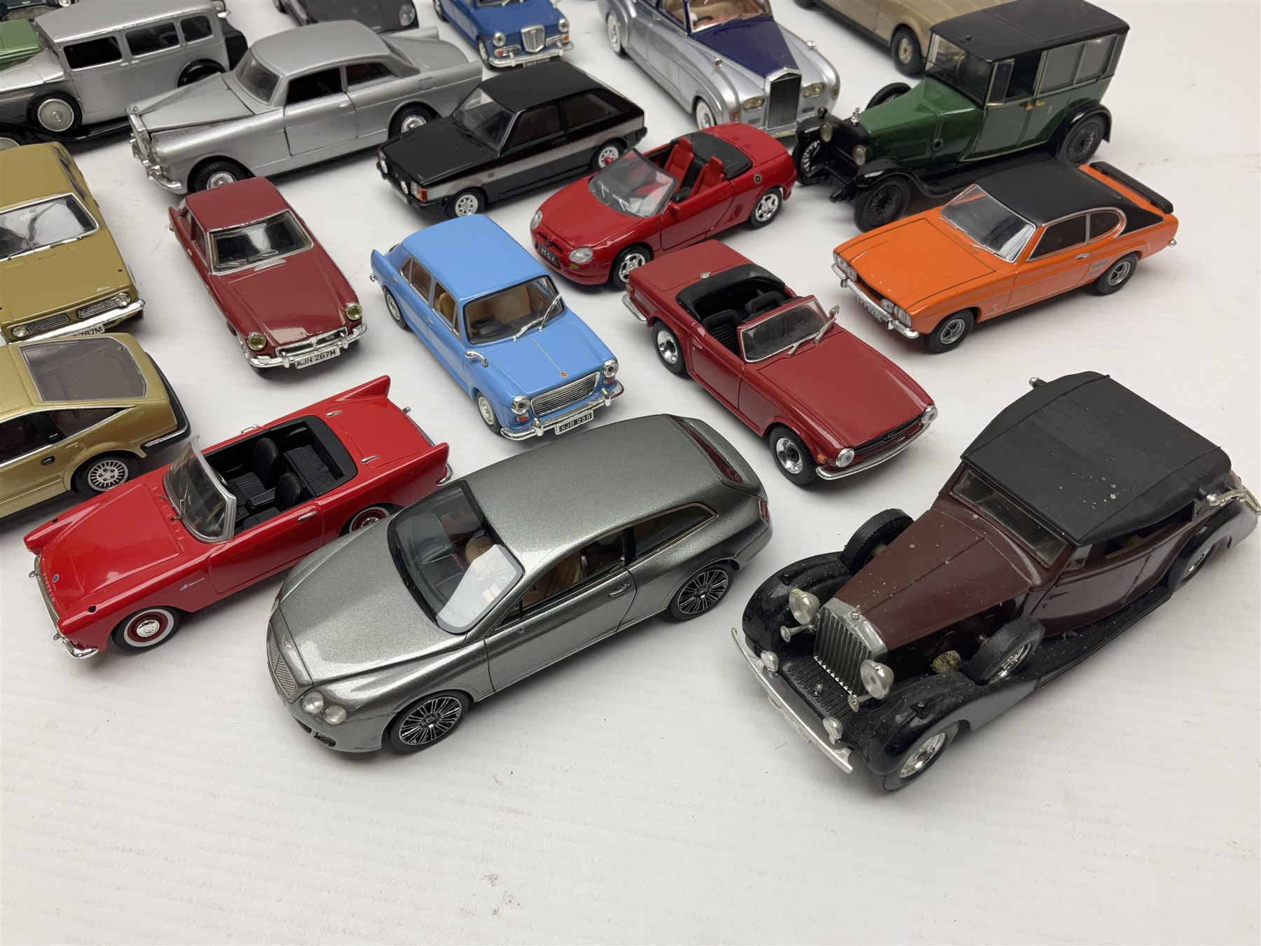 Over forty modern die-cast models by Vanguards - Image 2 of 12