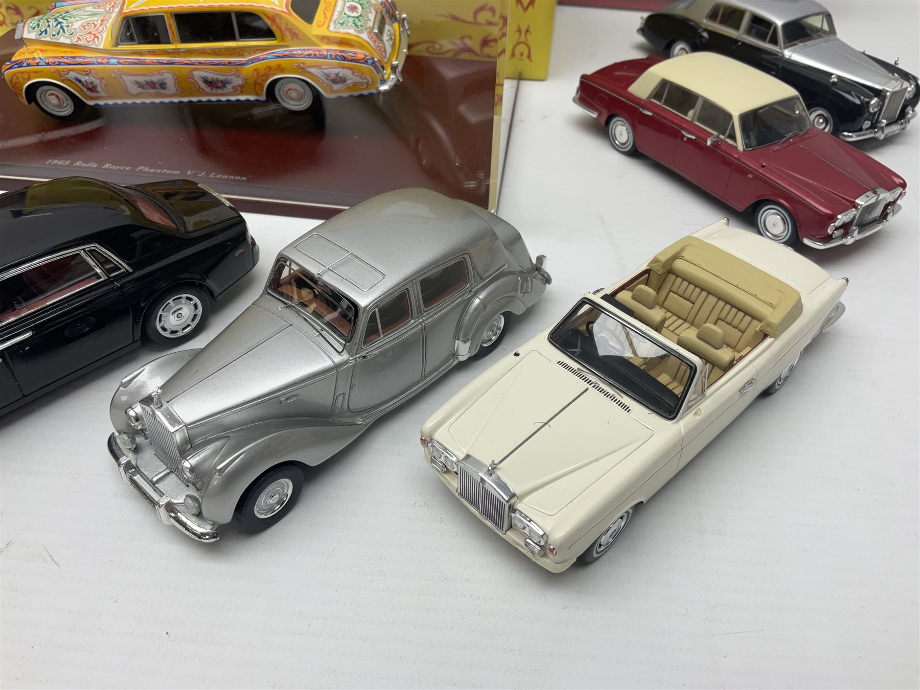 Twelve 1:43 scale die-cast models including TrueScale boxed 1965 Rolls Royce Phantom V Mulliner Park - Image 6 of 13