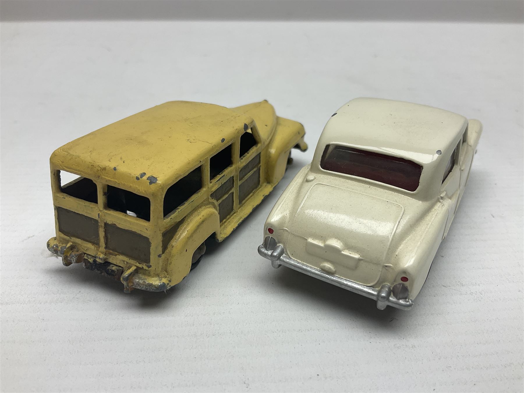 Eleven unboxed and playworn early die-cast models including Dinky Packard - Image 19 of 20