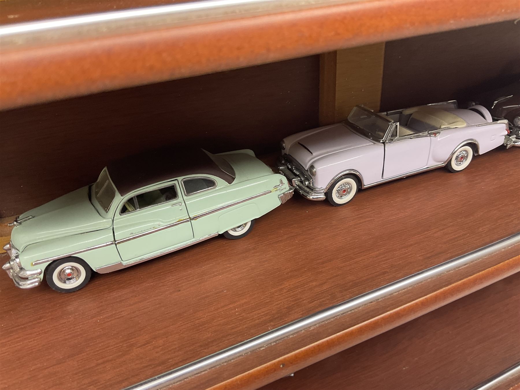 Franklin Mint 'The Classic Cars of the Fifties' collection with display rack - Image 6 of 12