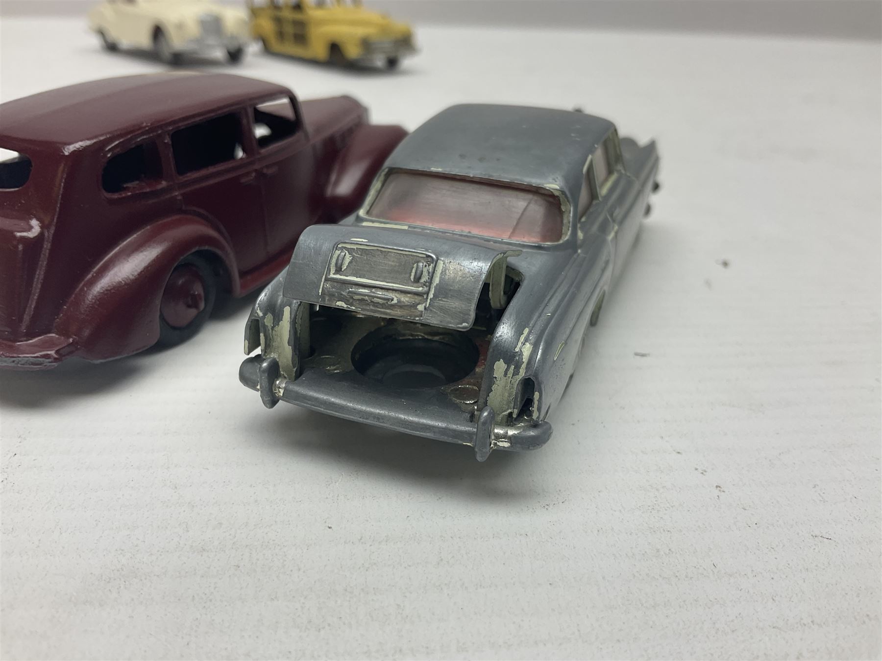 Eleven unboxed and playworn early die-cast models including Dinky Packard - Image 14 of 20