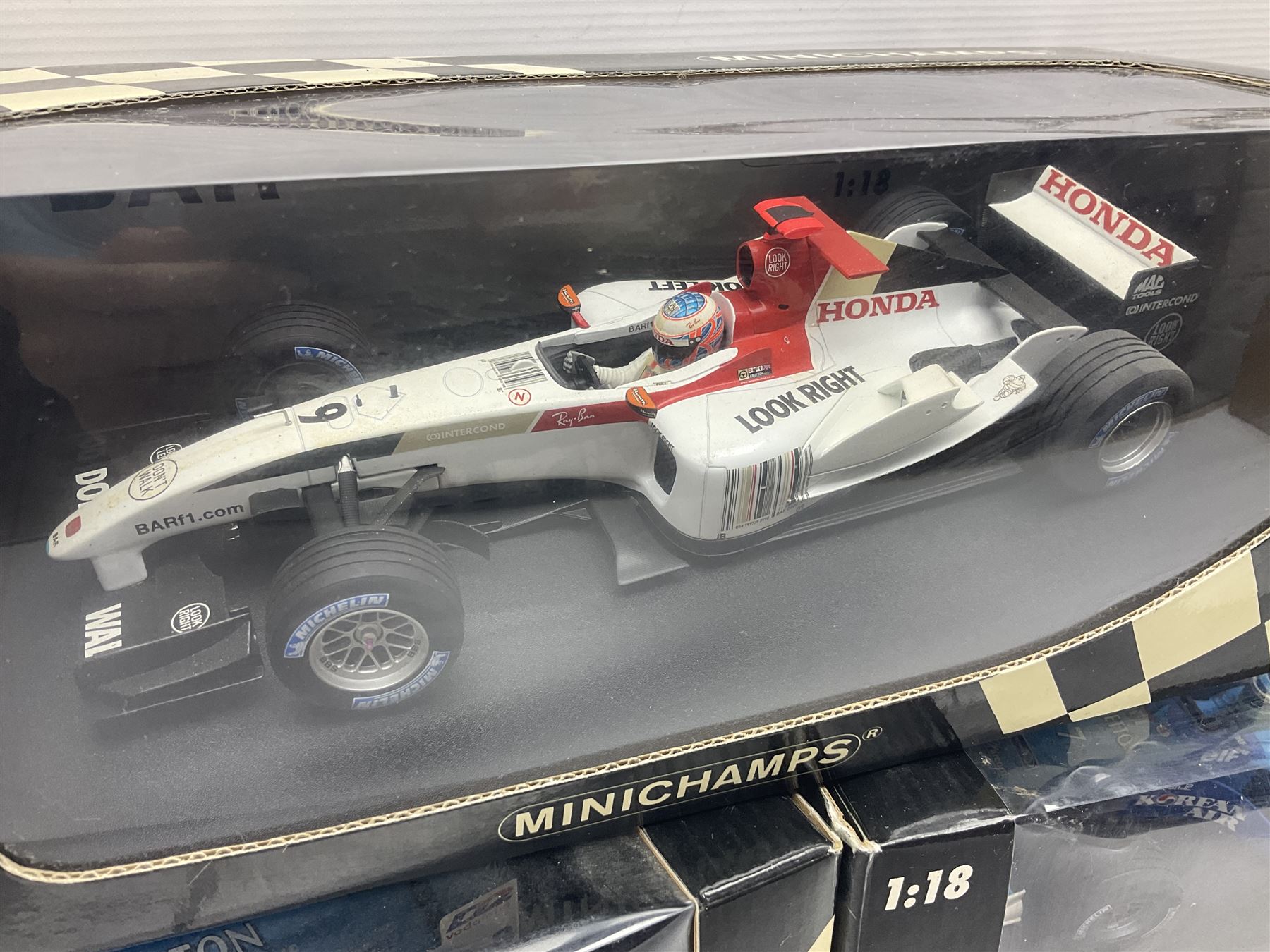 Three Minichamps 1:18 scale die-cast racing cars - B.A.R. Honda 006 J. Button; limited edition Benet - Image 3 of 7
