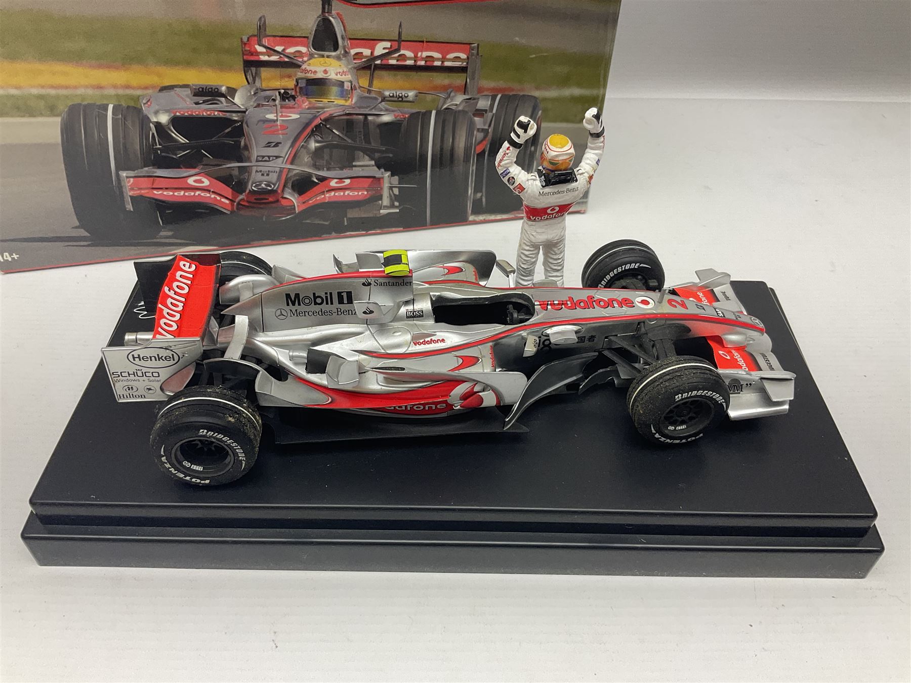 Mattel Hot Wheels 1:18 scale die-cast racing car - Vodaphone McLaren Mercedes; boxed with stand - Image 9 of 10