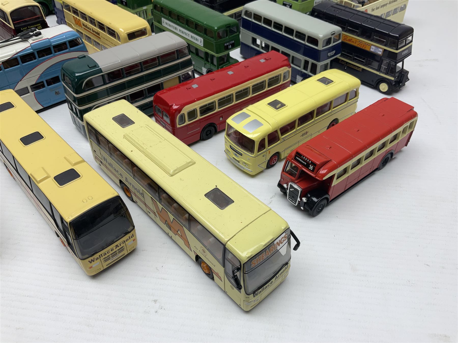 Thirty-one modern die-cast models of buses - Image 2 of 11