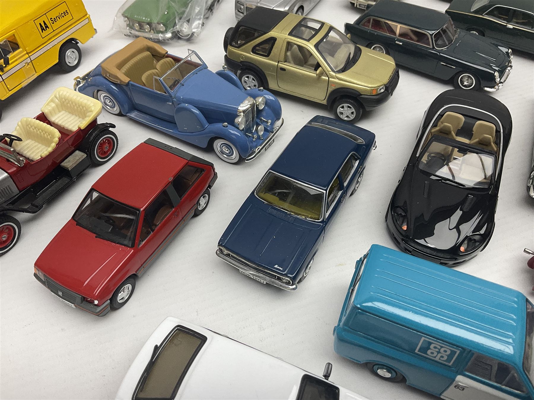 Over forty modern die-cast models by Vanguards - Image 5 of 12