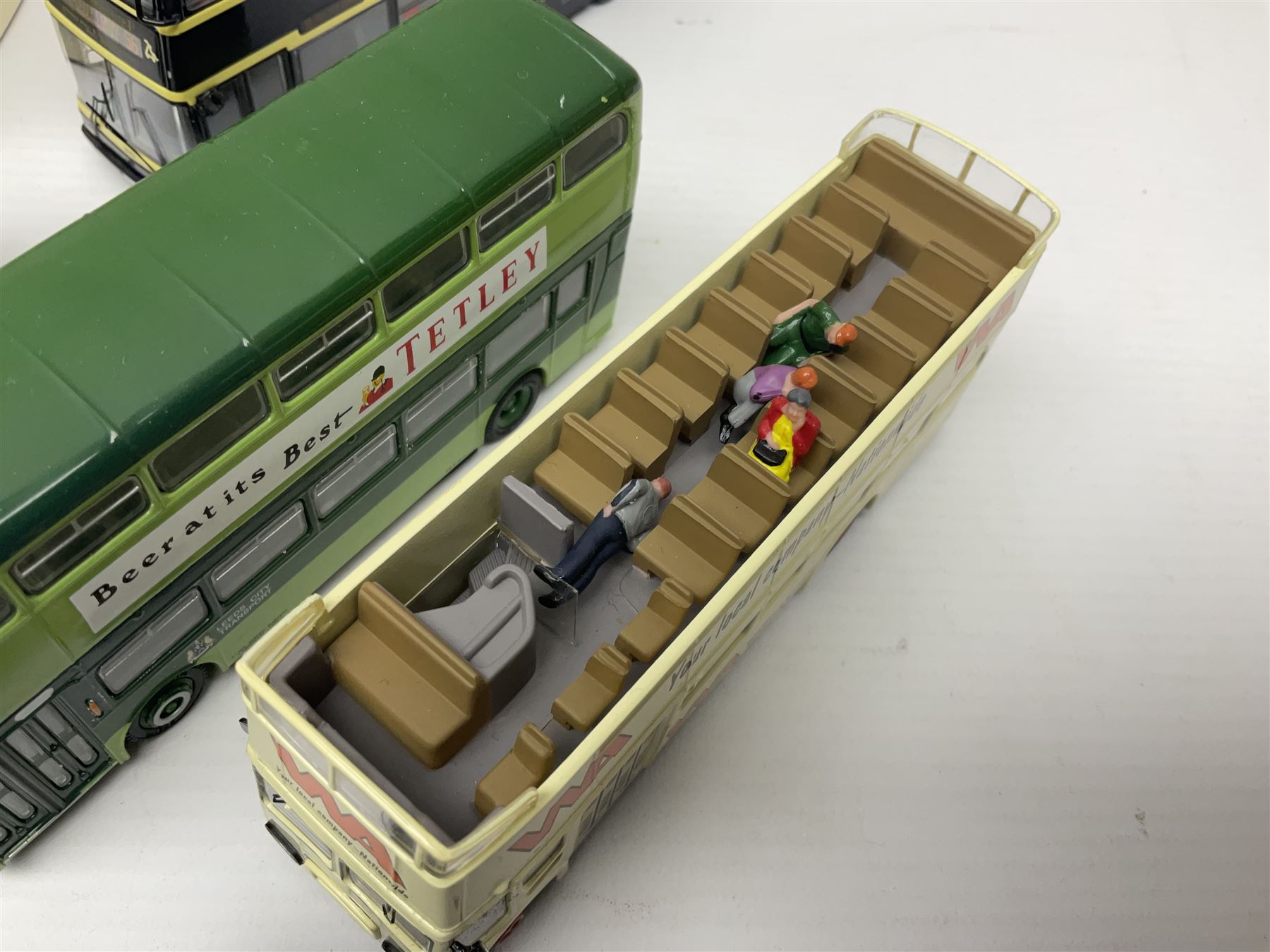 Thirty-one modern die-cast models of buses - Image 5 of 11