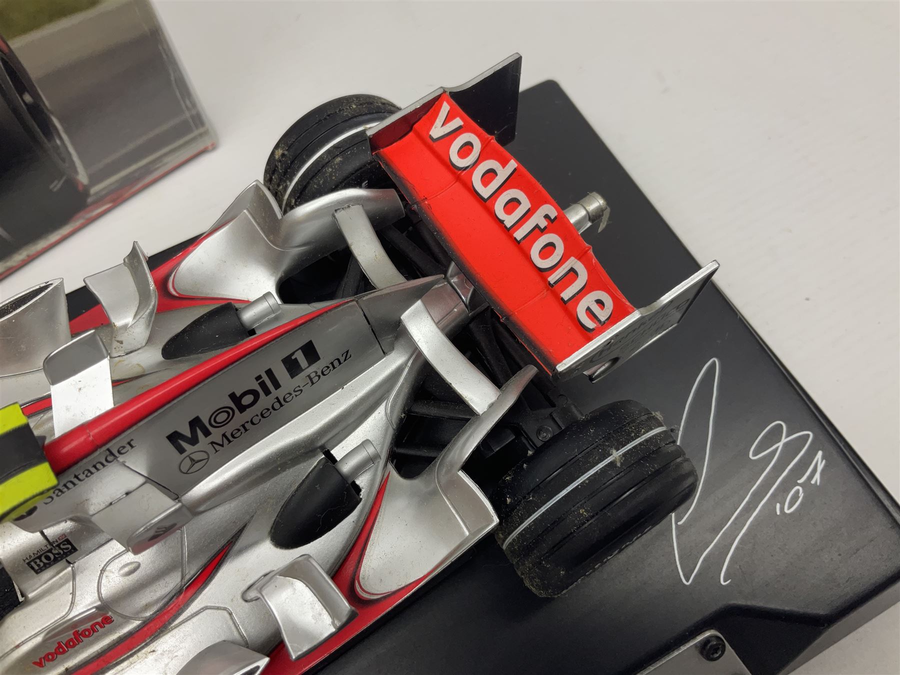 Mattel Hot Wheels 1:18 scale die-cast racing car - Vodaphone McLaren Mercedes; boxed with stand - Image 7 of 10