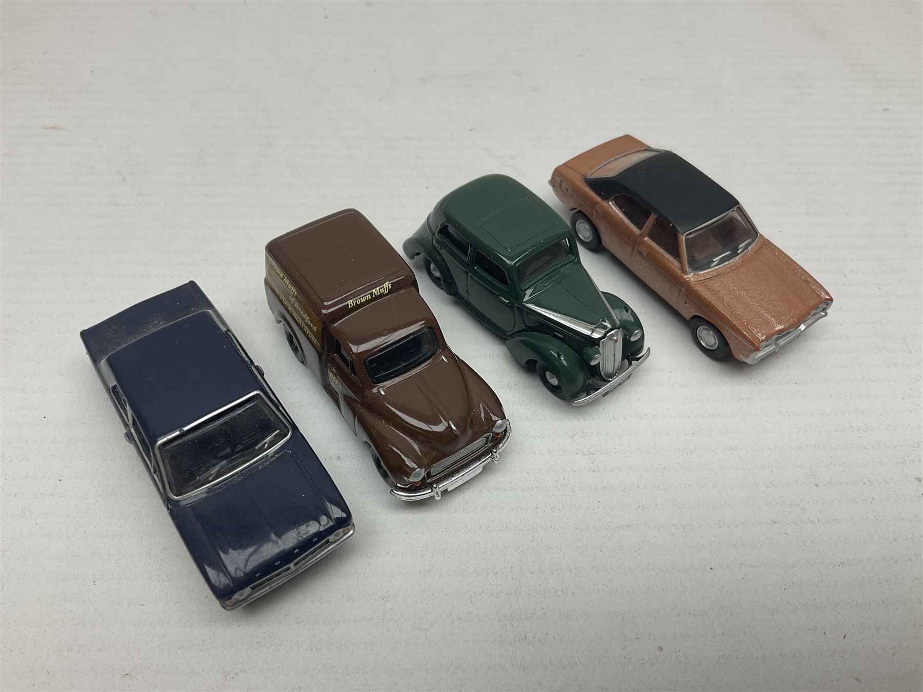Over forty 1:76 scale die-cast models of cars and commercial vehicles; some boxed; and eight small s - Image 15 of 16
