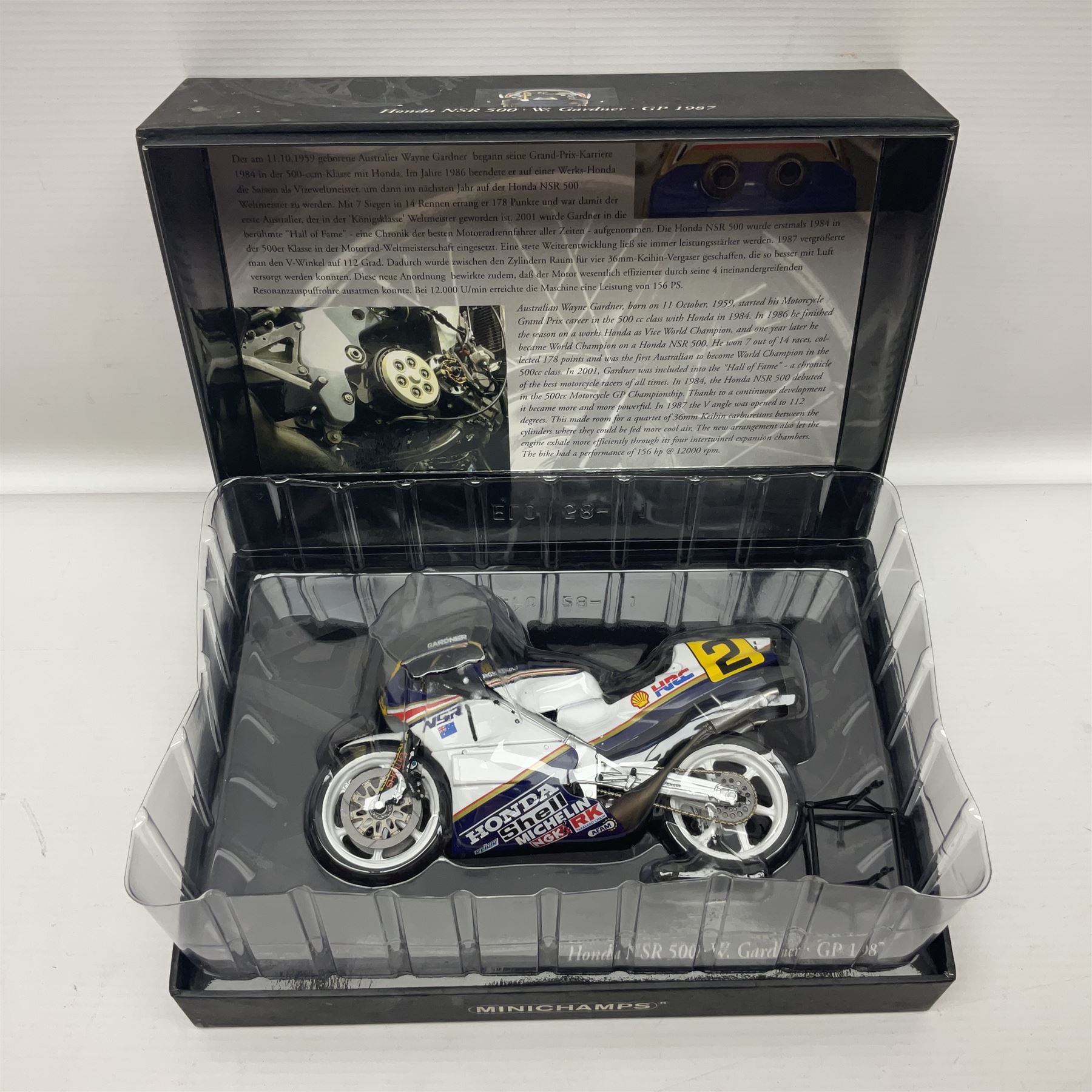 Minichamps Classic Bike Series 1:12 scale die-cast model - Honda NSR500 Wayne Gardner GP1987; boxed - Image 7 of 8