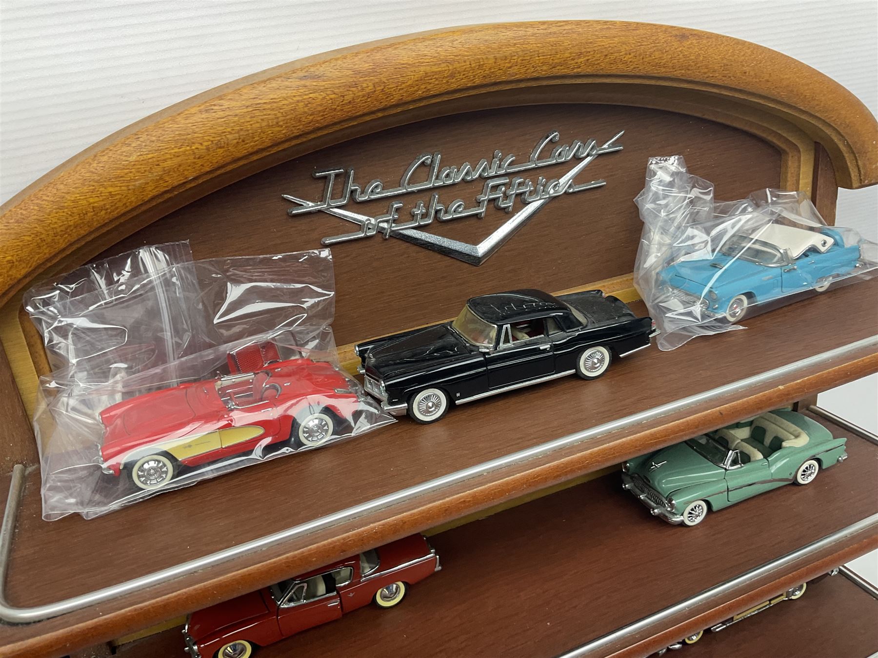 Franklin Mint 'The Classic Cars of the Fifties' collection with display rack - Image 4 of 12