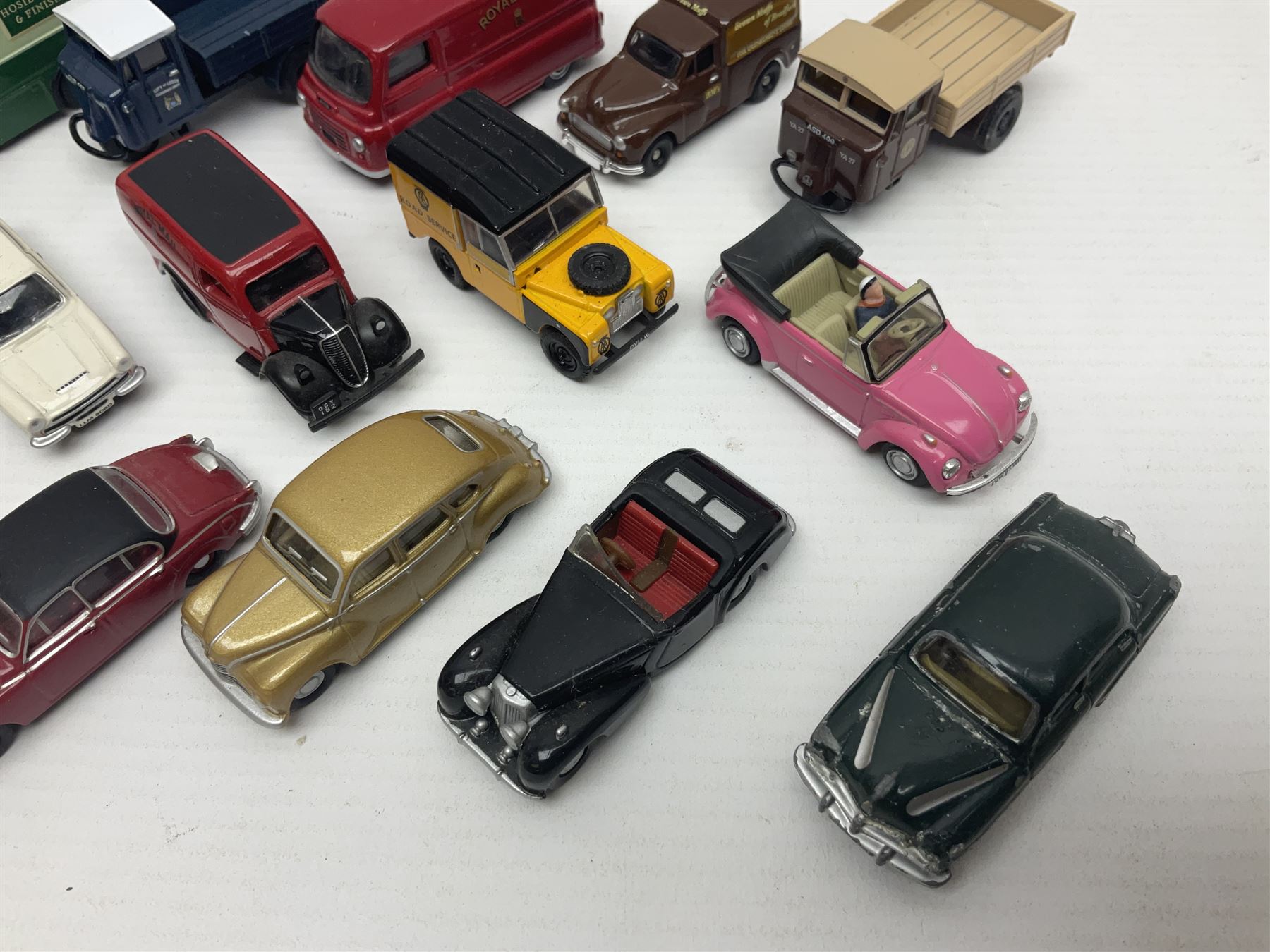 Over forty 1:76 scale die-cast models of cars and commercial vehicles; some boxed; and eight small s - Image 13 of 16