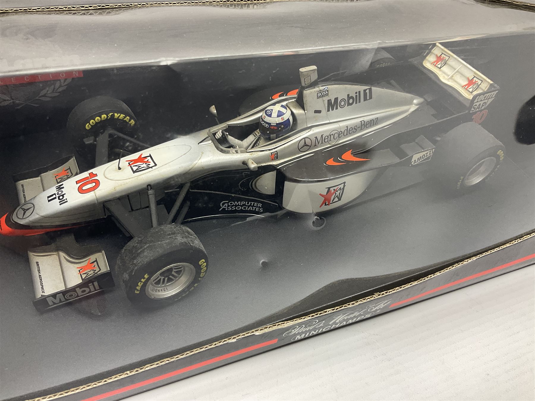 Four Minichamps 1:18 scale die-cast racing cars - Williams F1 Team BMW FW26 R. Schumacher; McLaren M - Image 11 of 11