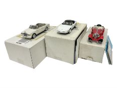 Franklin Mint - three 1:24 scale die-cast precision models of cars comprising 1992 Rolls-Royce Corni