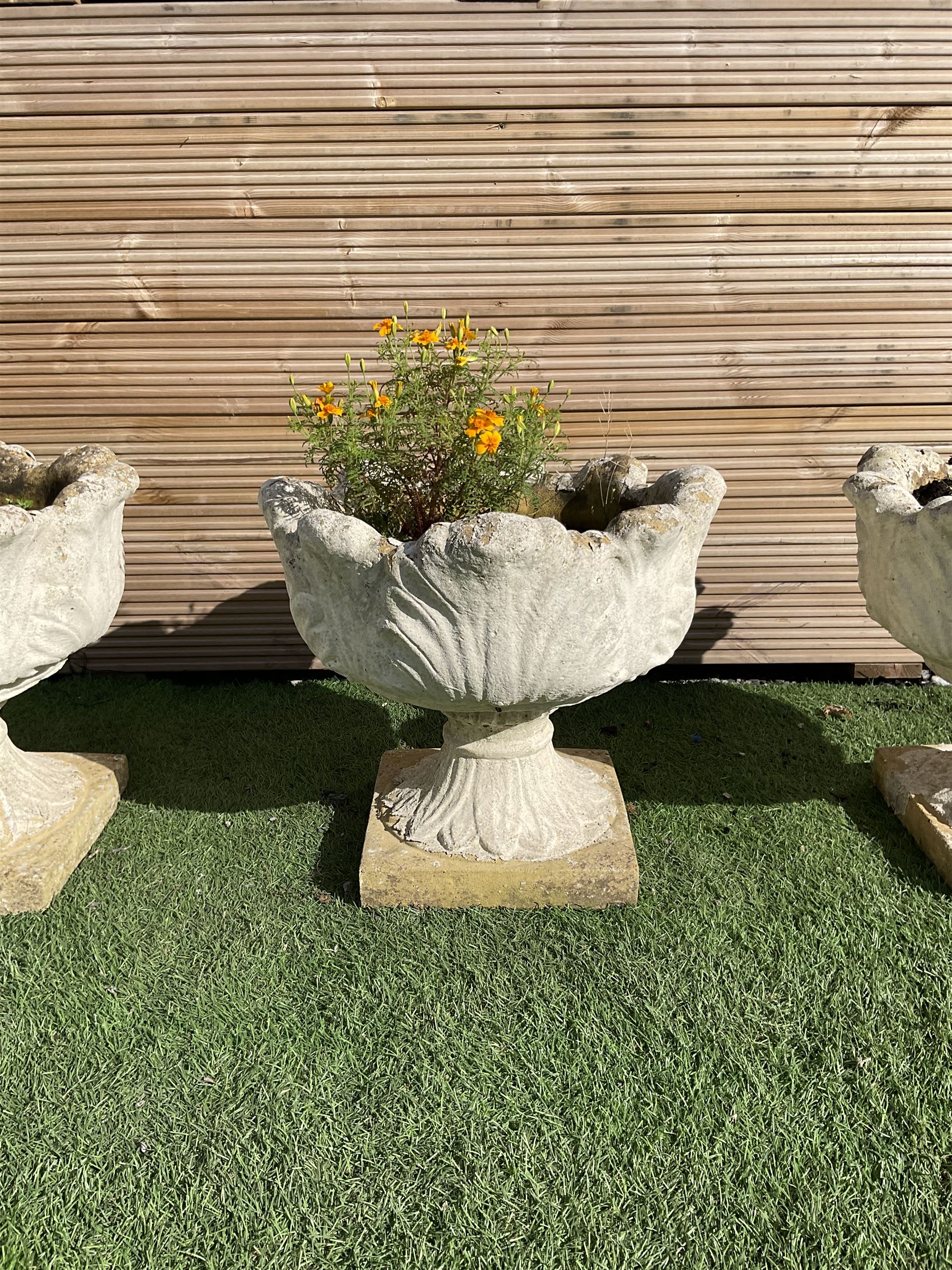 Set of three composite stone planters - Image 4 of 4