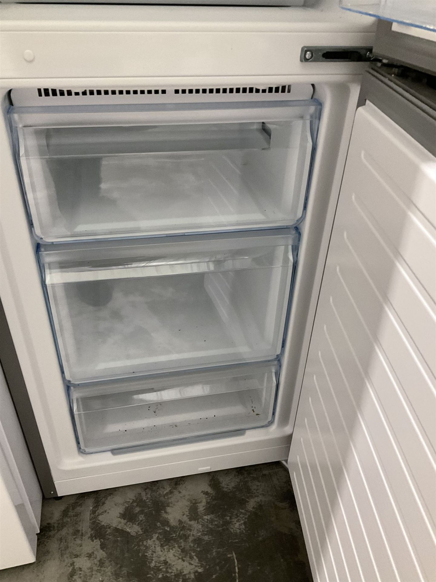 Bosch KGN34NLEAG/10 Fridge freezer in silver finish - Image 3 of 3