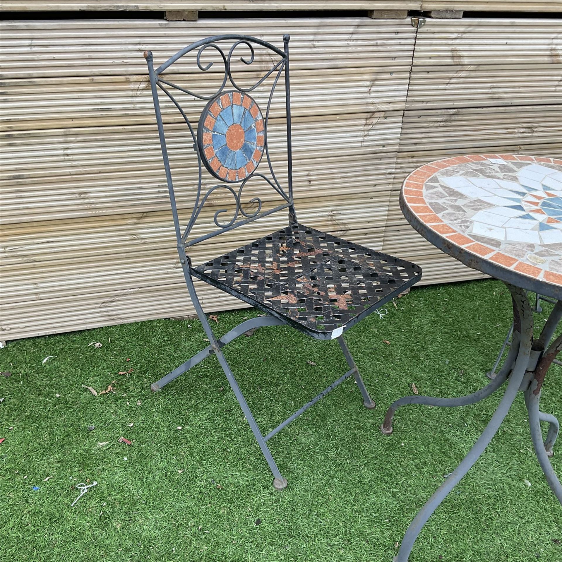 Mosaic garden table and two folding chairs - Image 3 of 3