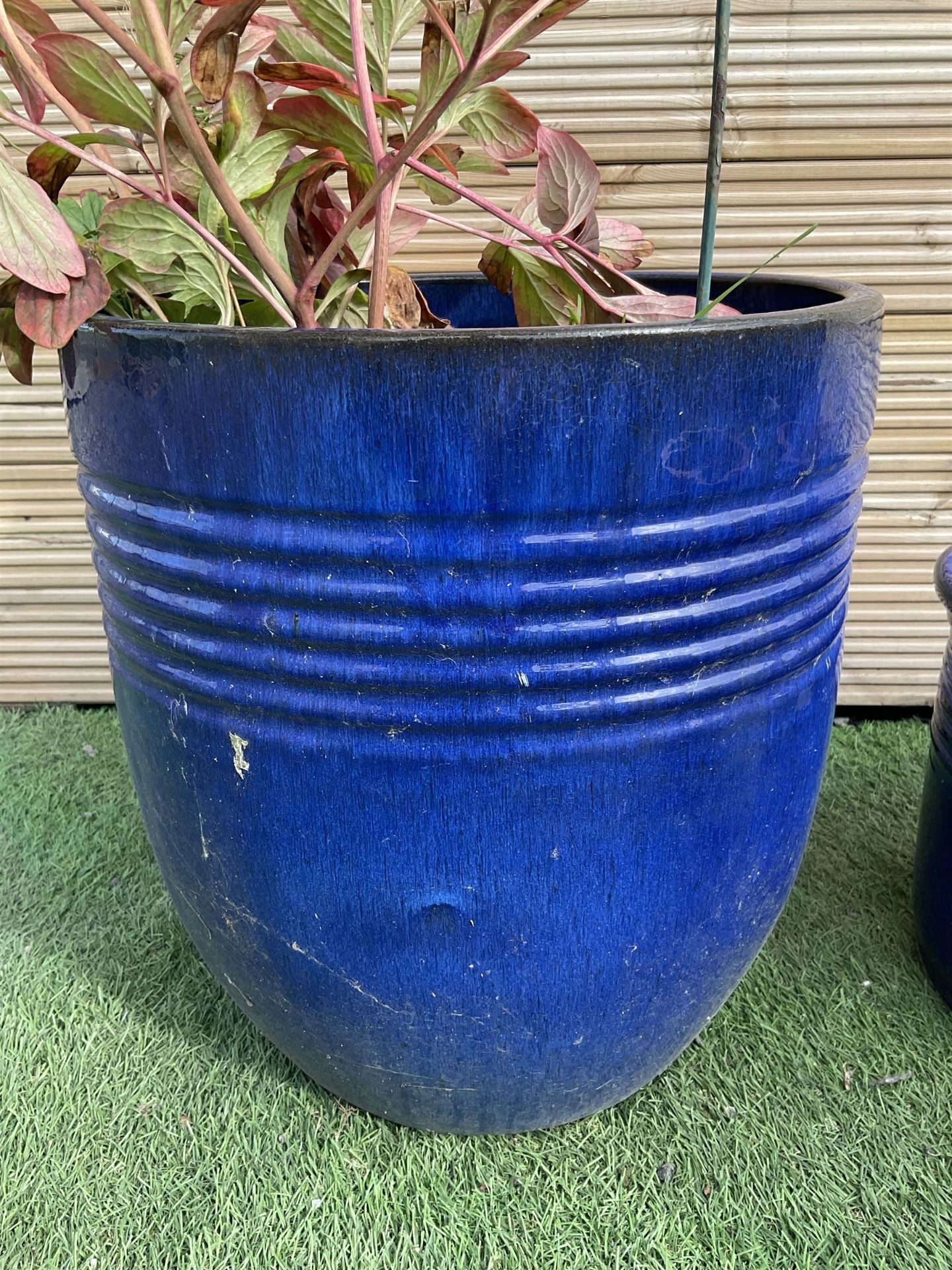 Set of five different size glazed planters - Image 3 of 3