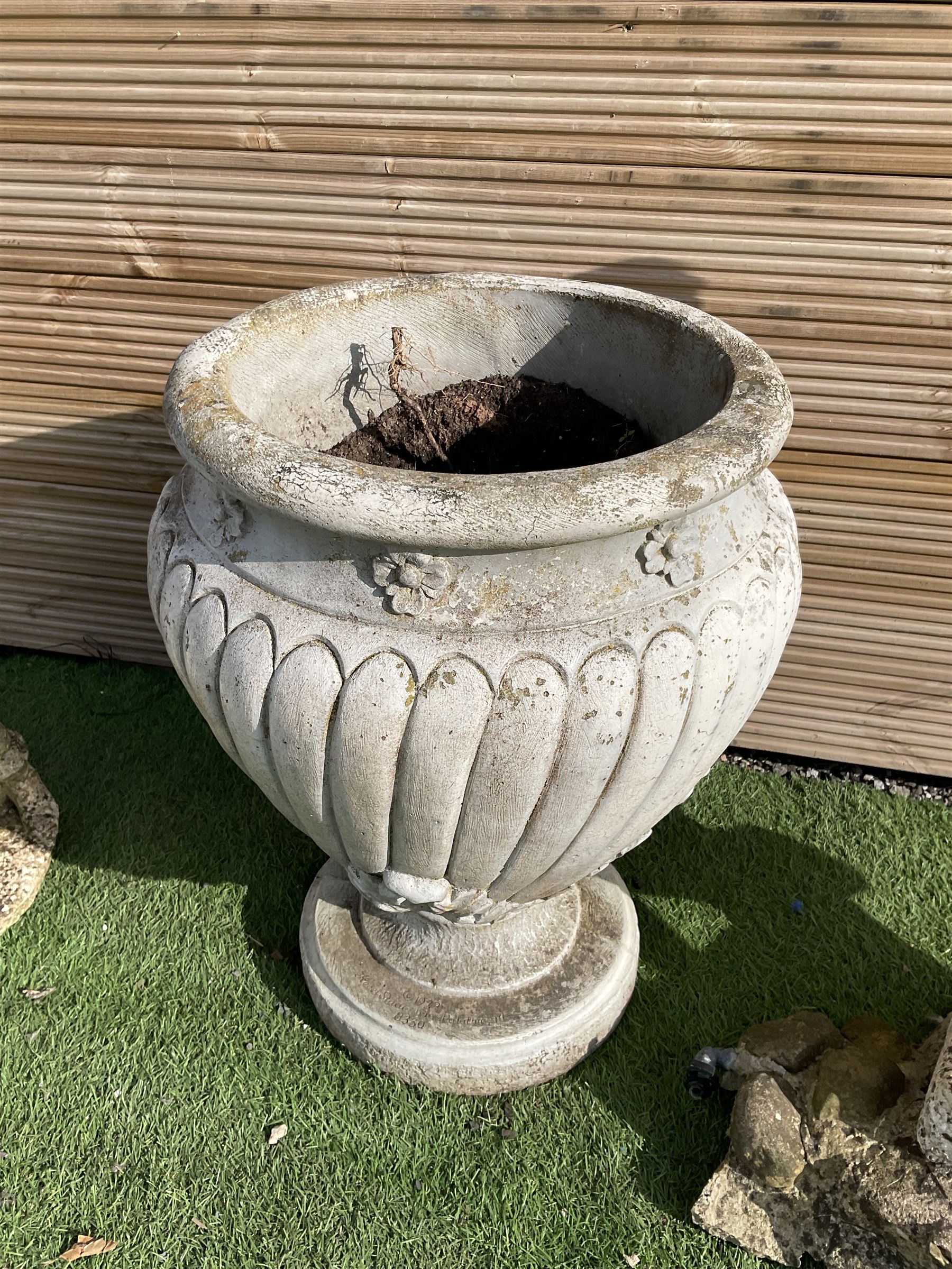 Cast stone urn planter and two cast stone garden figures - Image 5 of 5