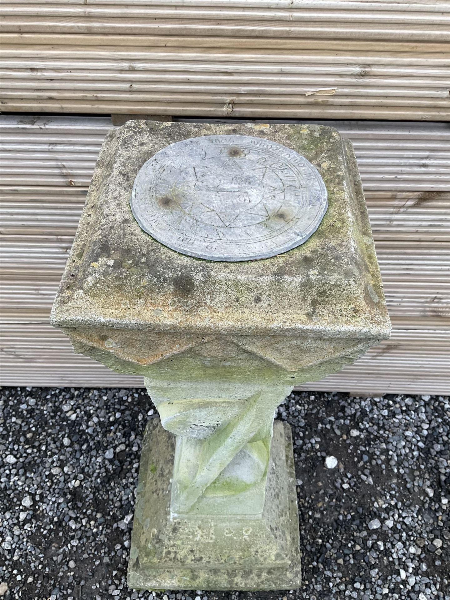 Three-piece stone sundial - Image 2 of 4