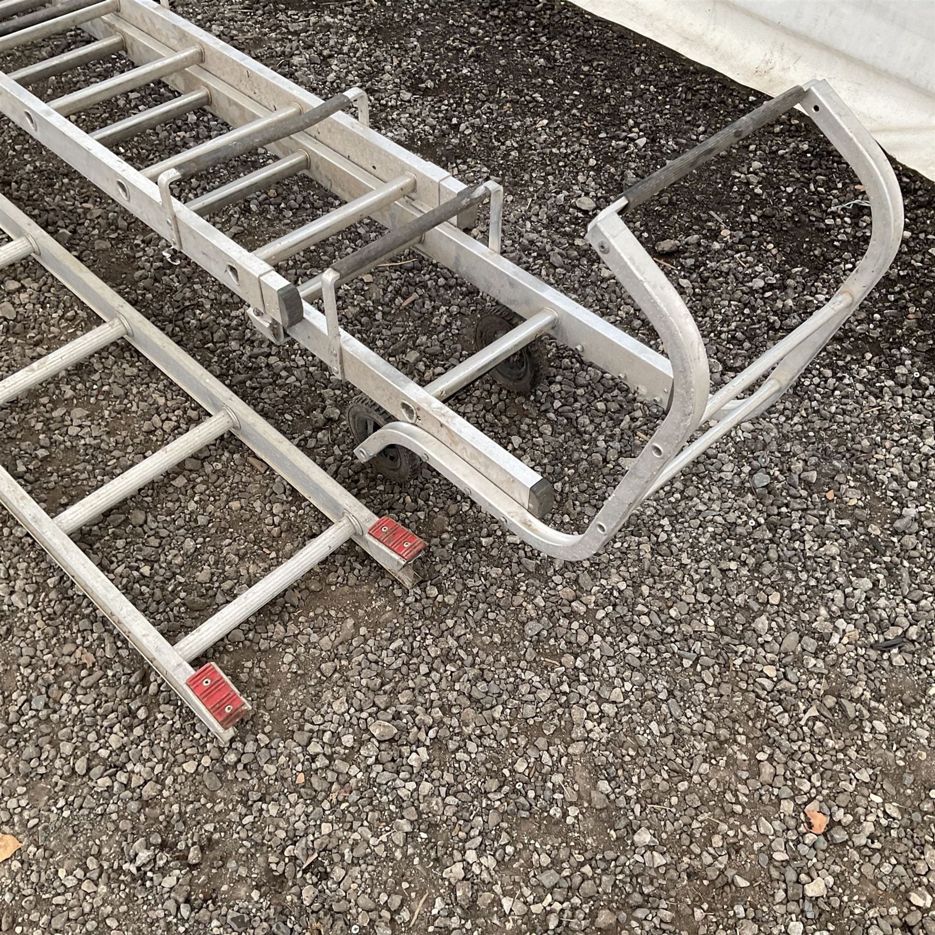 Aluminium roofing ladder - Image 2 of 4