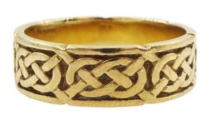 9ct gold Celtic design ring
