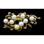 9ct gold pearl openwork brooch