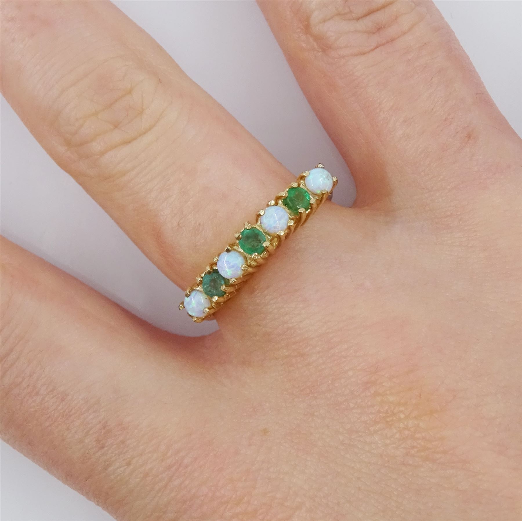 9ct gold seven stone emerald and opal ring - Image 2 of 4