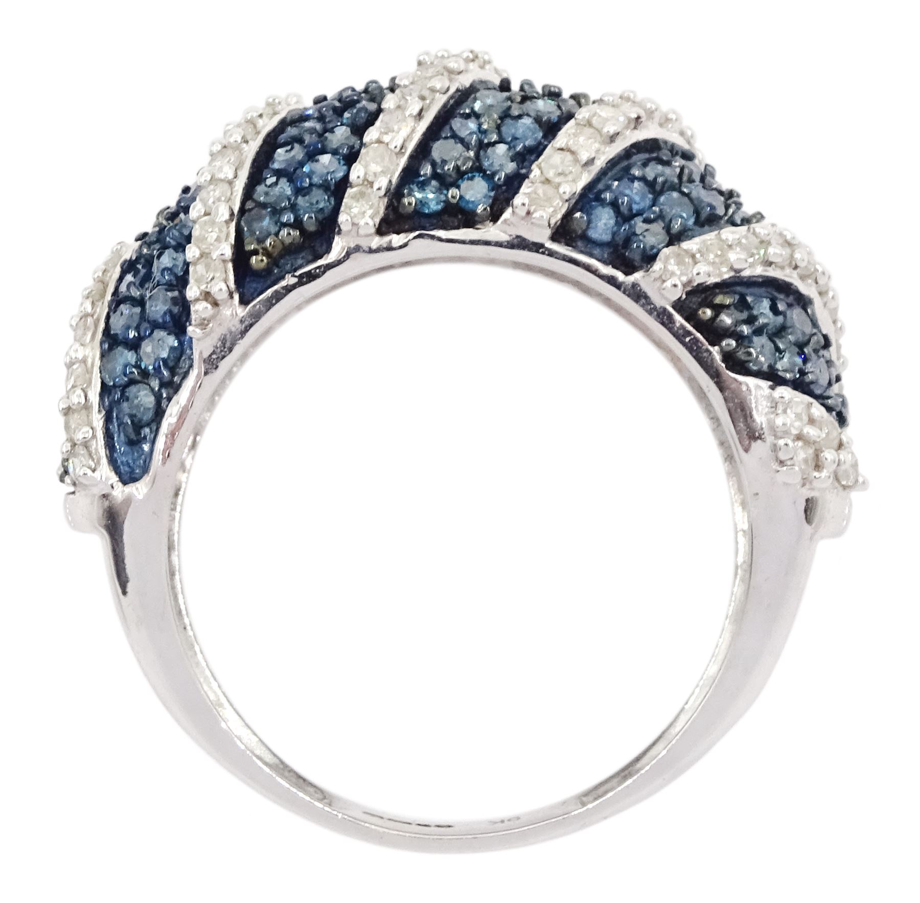 White gold pave set blue and white diamond ring - Image 4 of 4