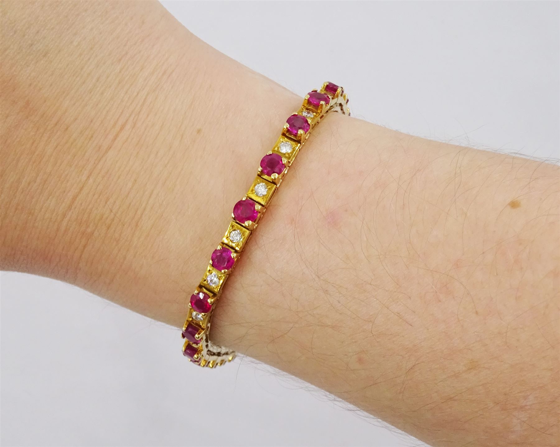 18ct gold ruby and round brilliant cut diamond bracelet - Image 2 of 3