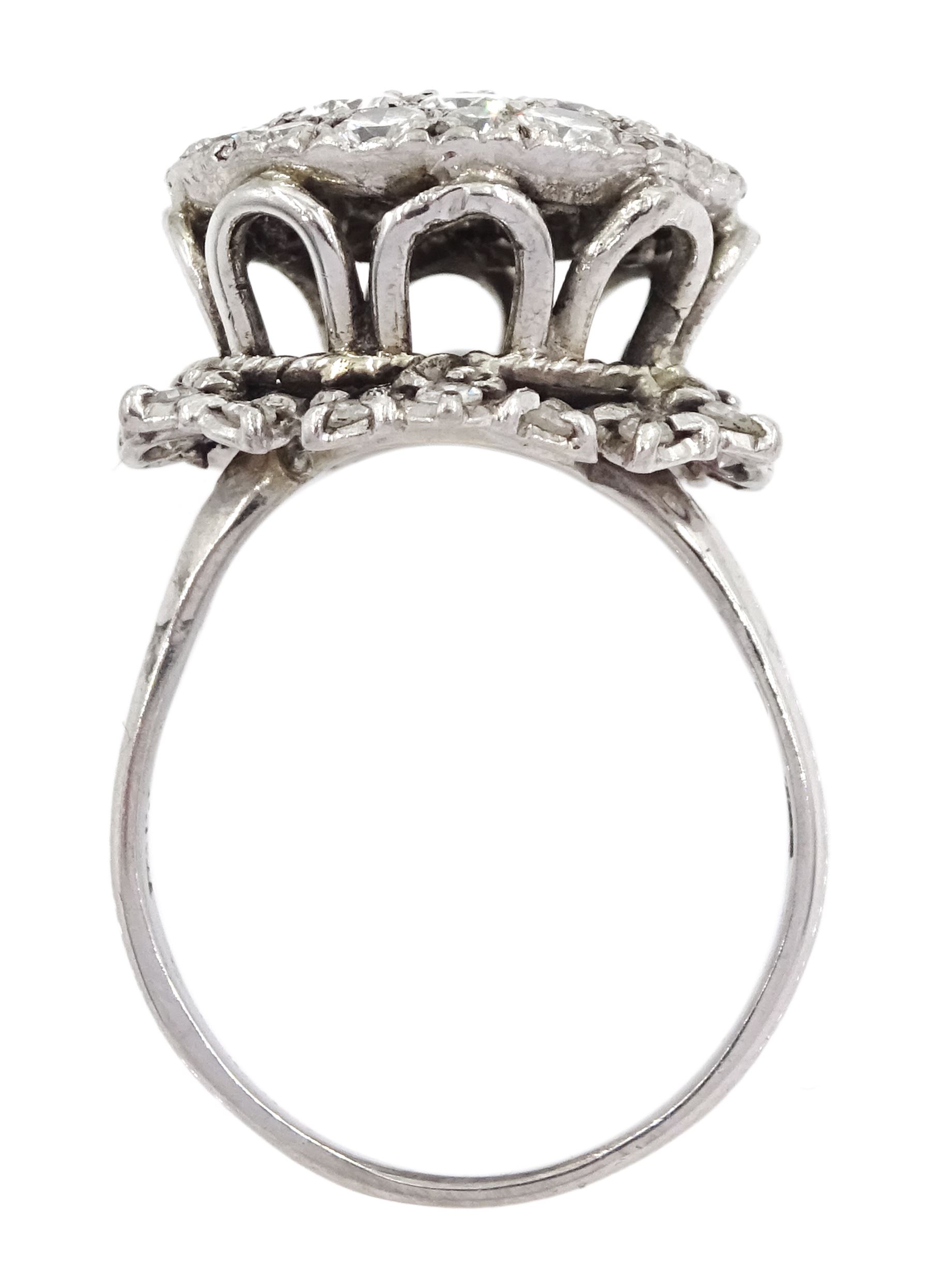 18ct white gold round brilliant cut diamond cluster ring - Image 4 of 4