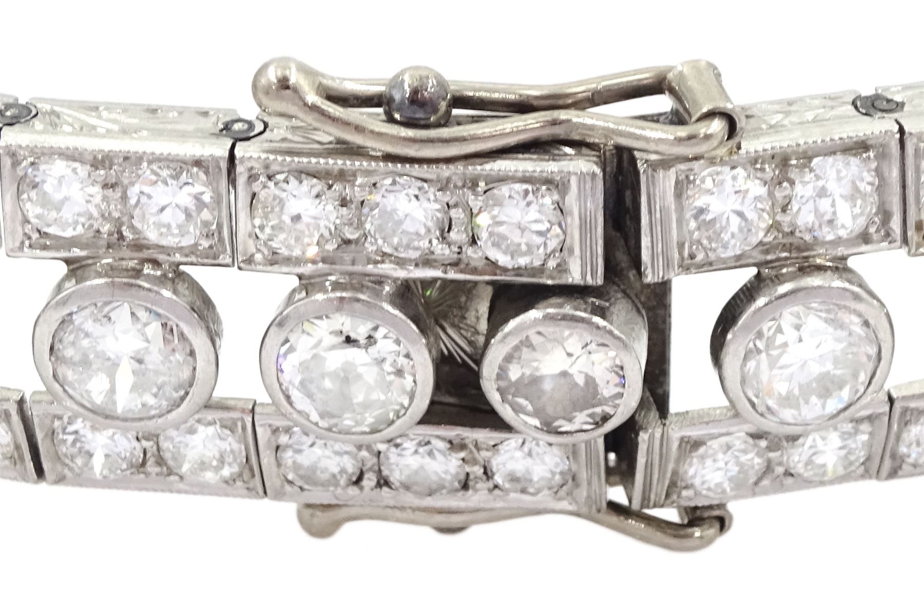 Continental Art Deco platinum old cut diamond openwork bracelet - Image 7 of 9