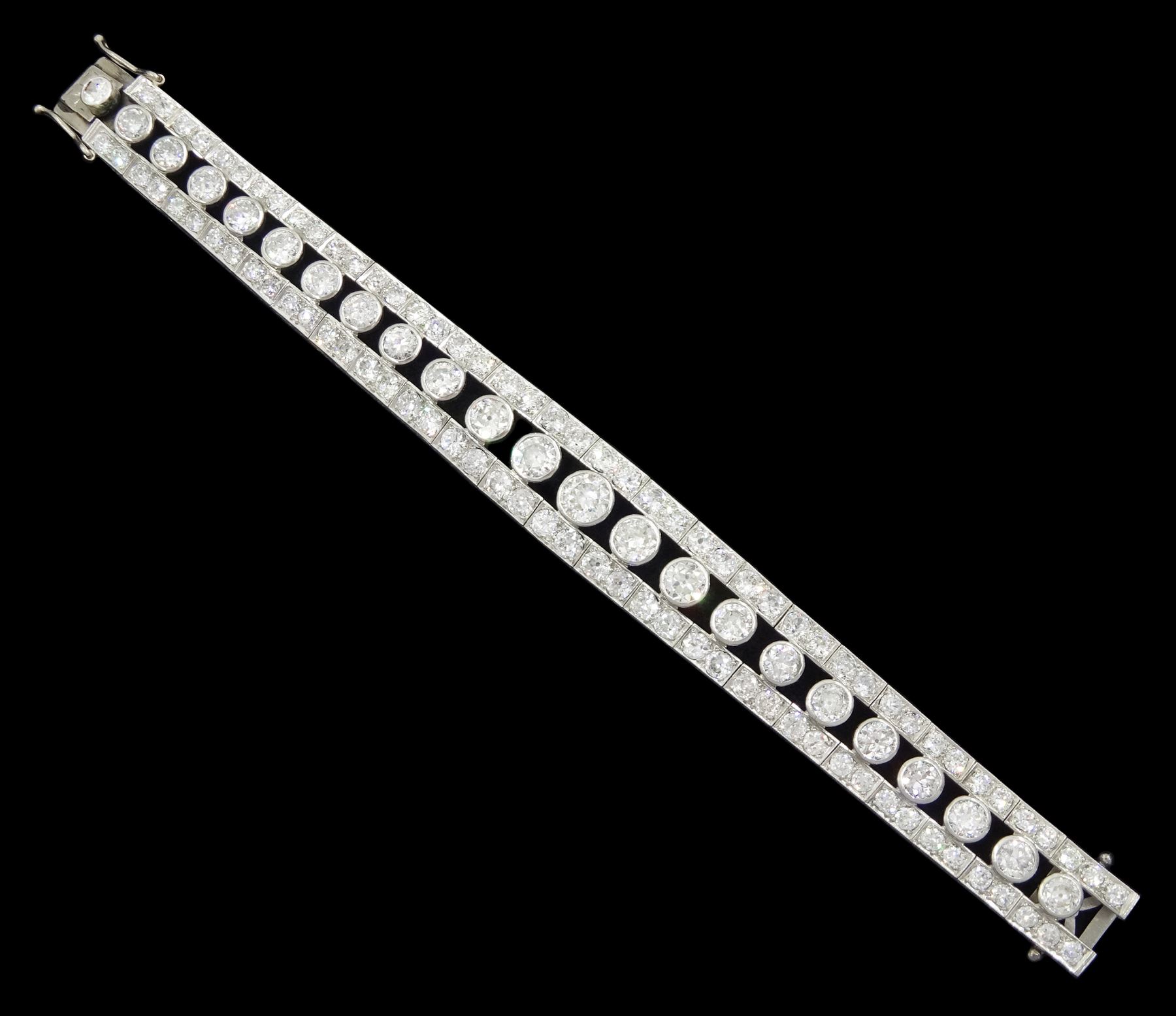 Continental Art Deco platinum old cut diamond openwork bracelet - Image 3 of 9