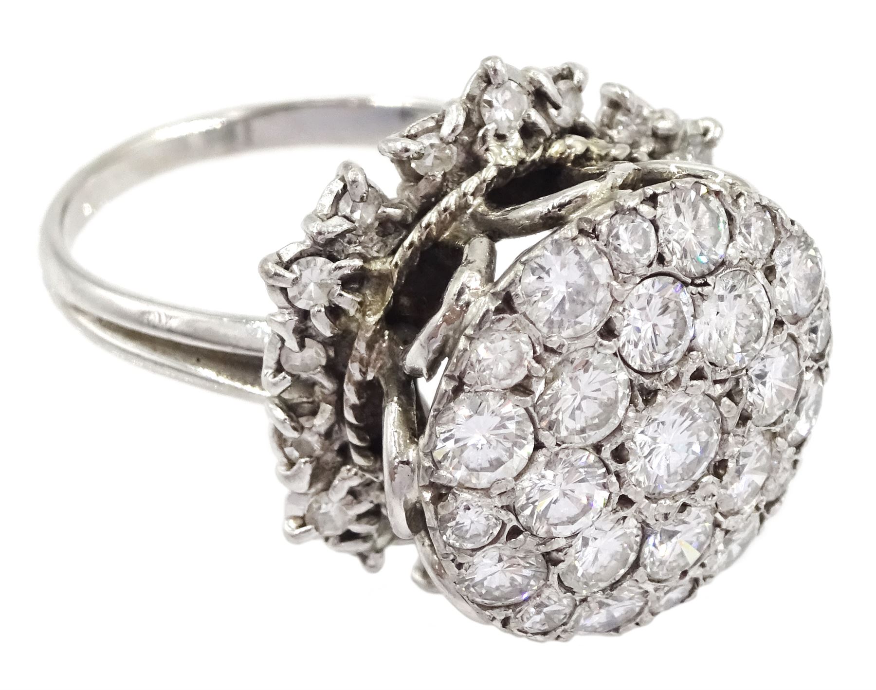 18ct white gold round brilliant cut diamond cluster ring - Image 3 of 4