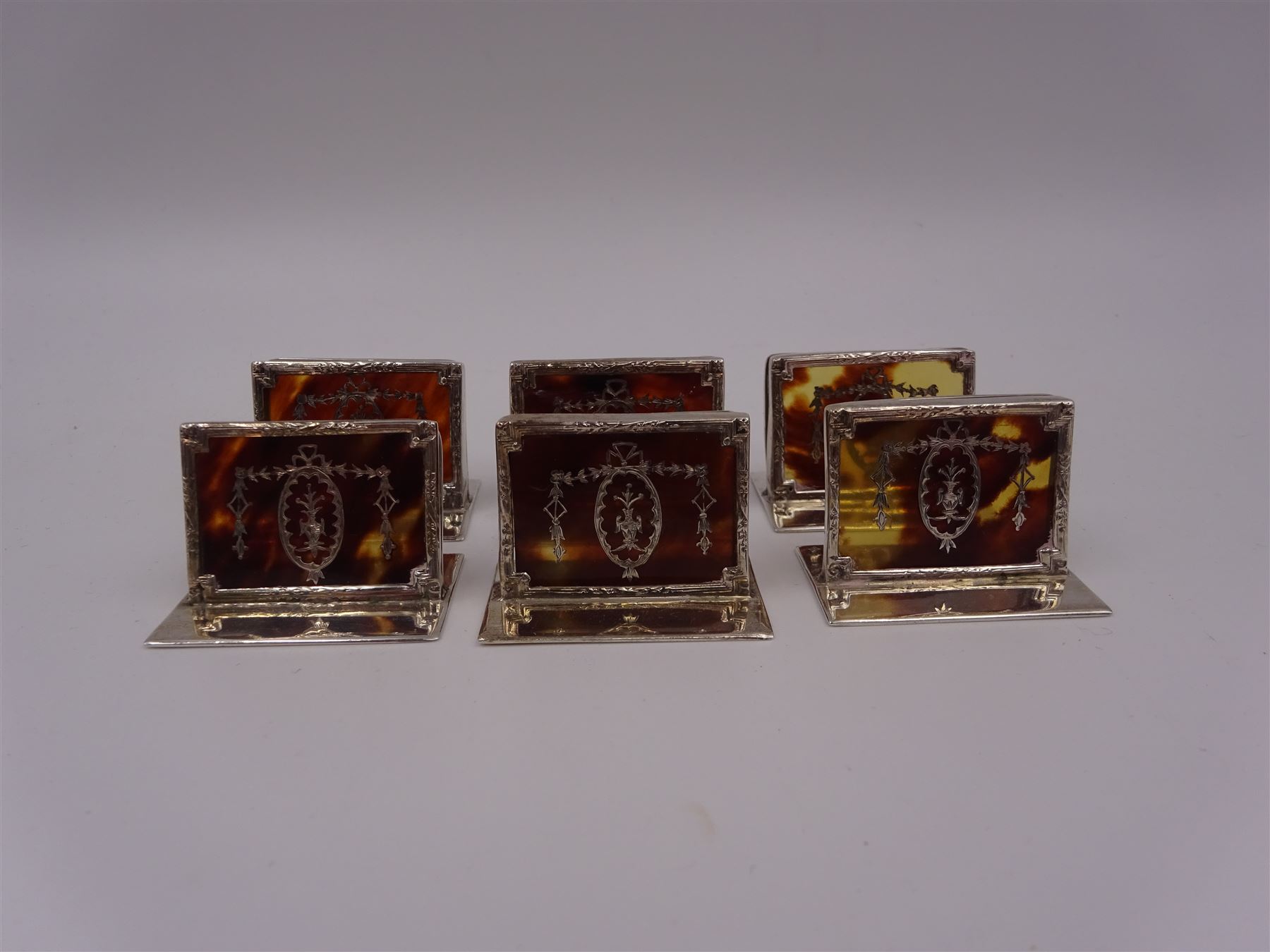 Set of six early 20th century silver mounted tortoiseshell place card holders by Asprey - Image 3 of 28