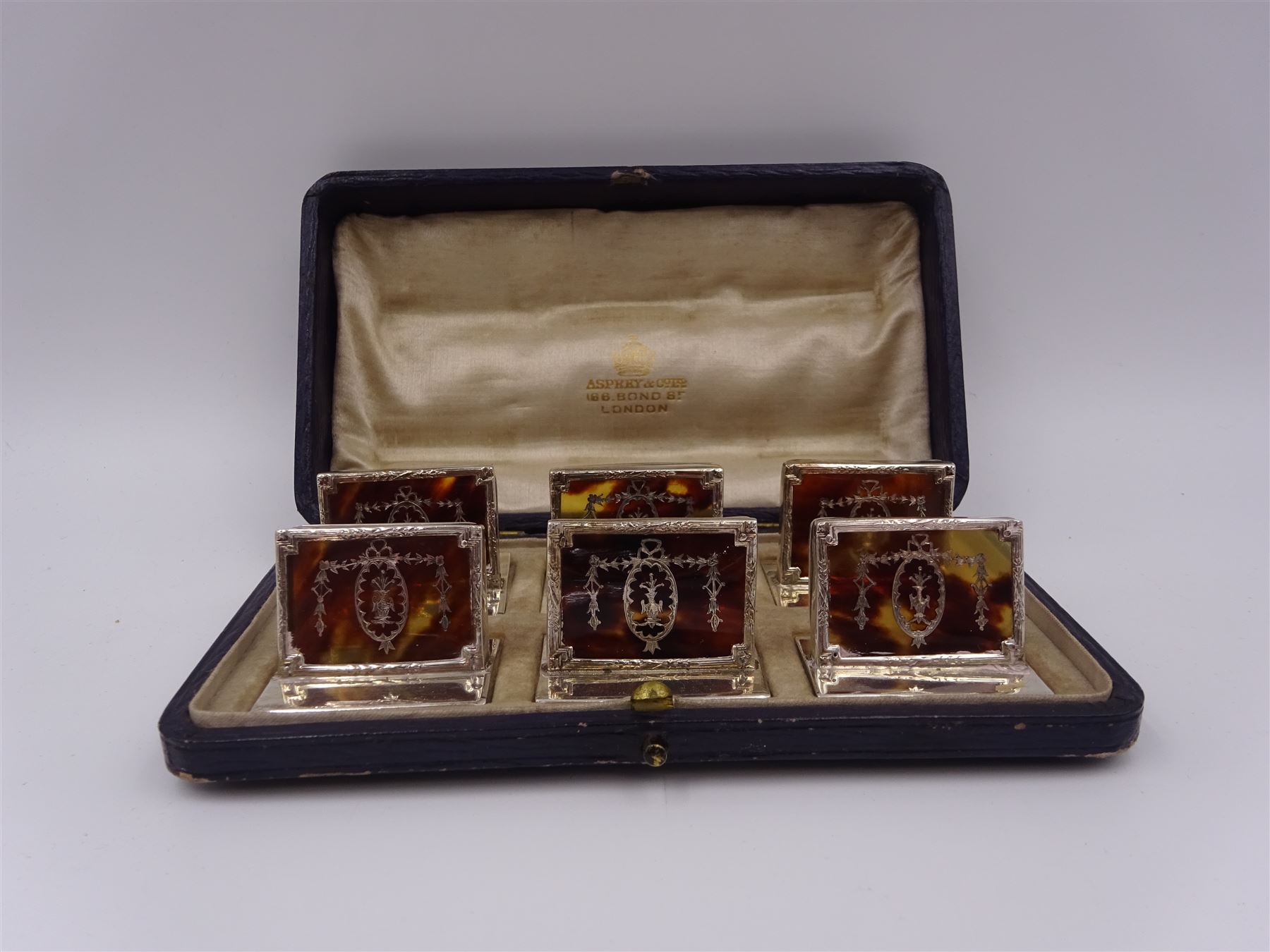 Set of six early 20th century silver mounted tortoiseshell place card holders by Asprey - Image 21 of 28