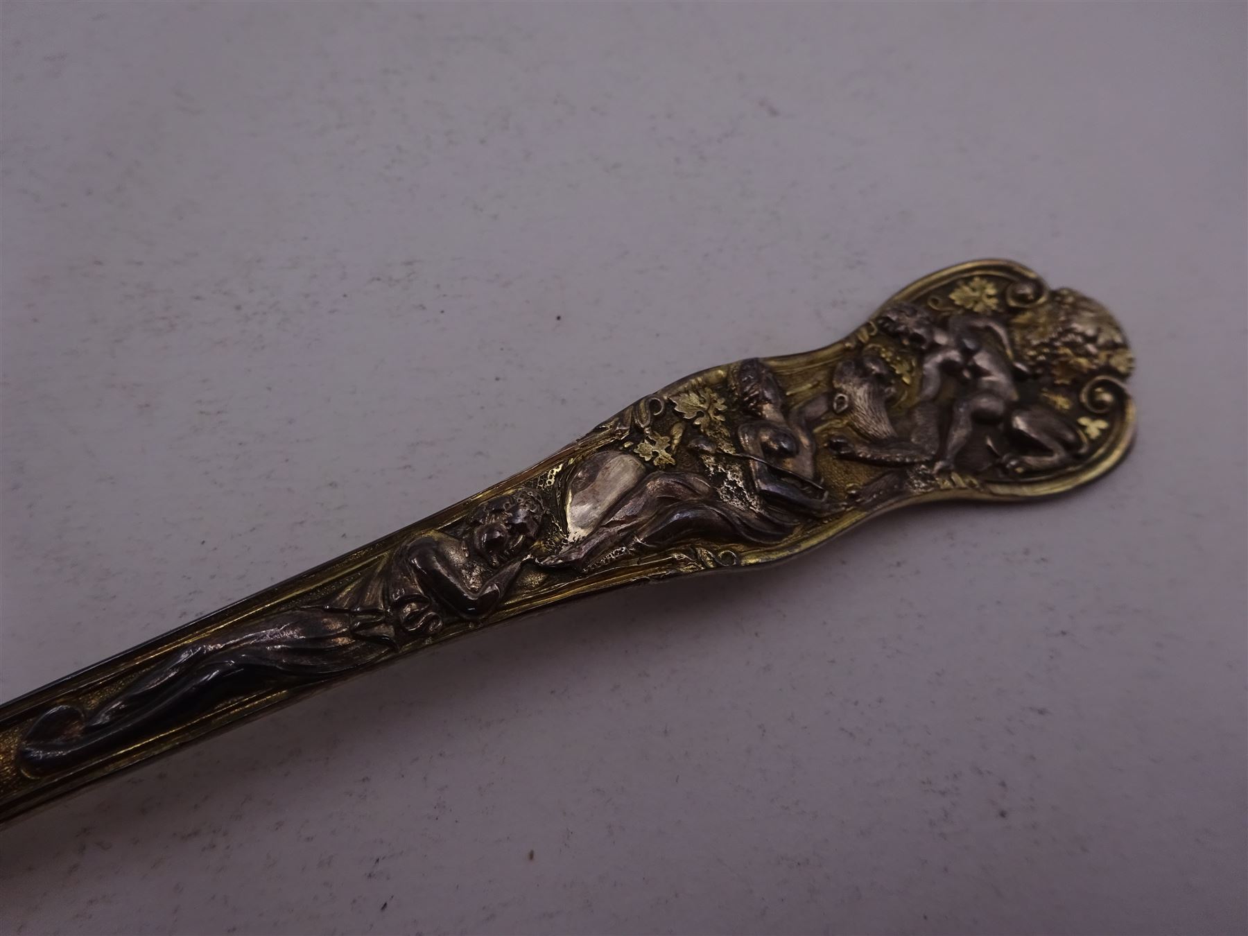 Victorian silver-gilt sugar sifting spoon - Image 4 of 8