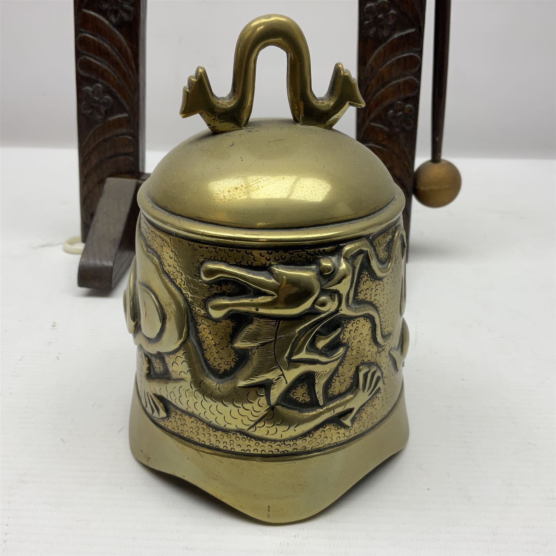 Chinese brass temple bell - Image 4 of 11