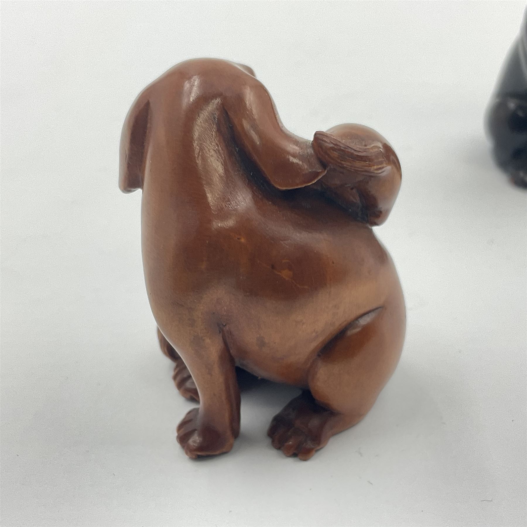 Four carved wood and composite netsuke - Image 6 of 10