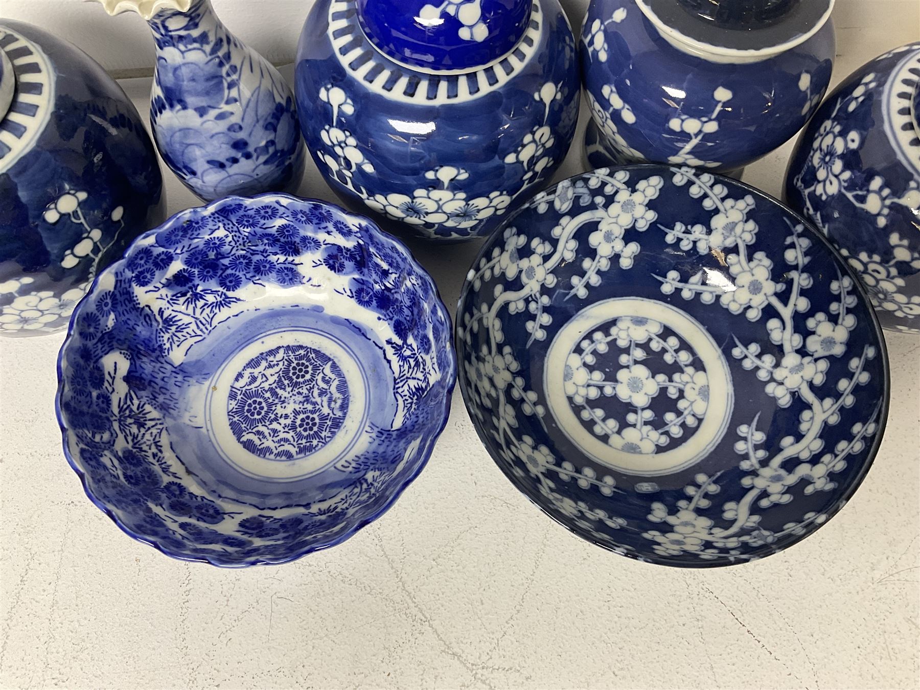 20th century Oriental blue and white ceramics - Image 15 of 20