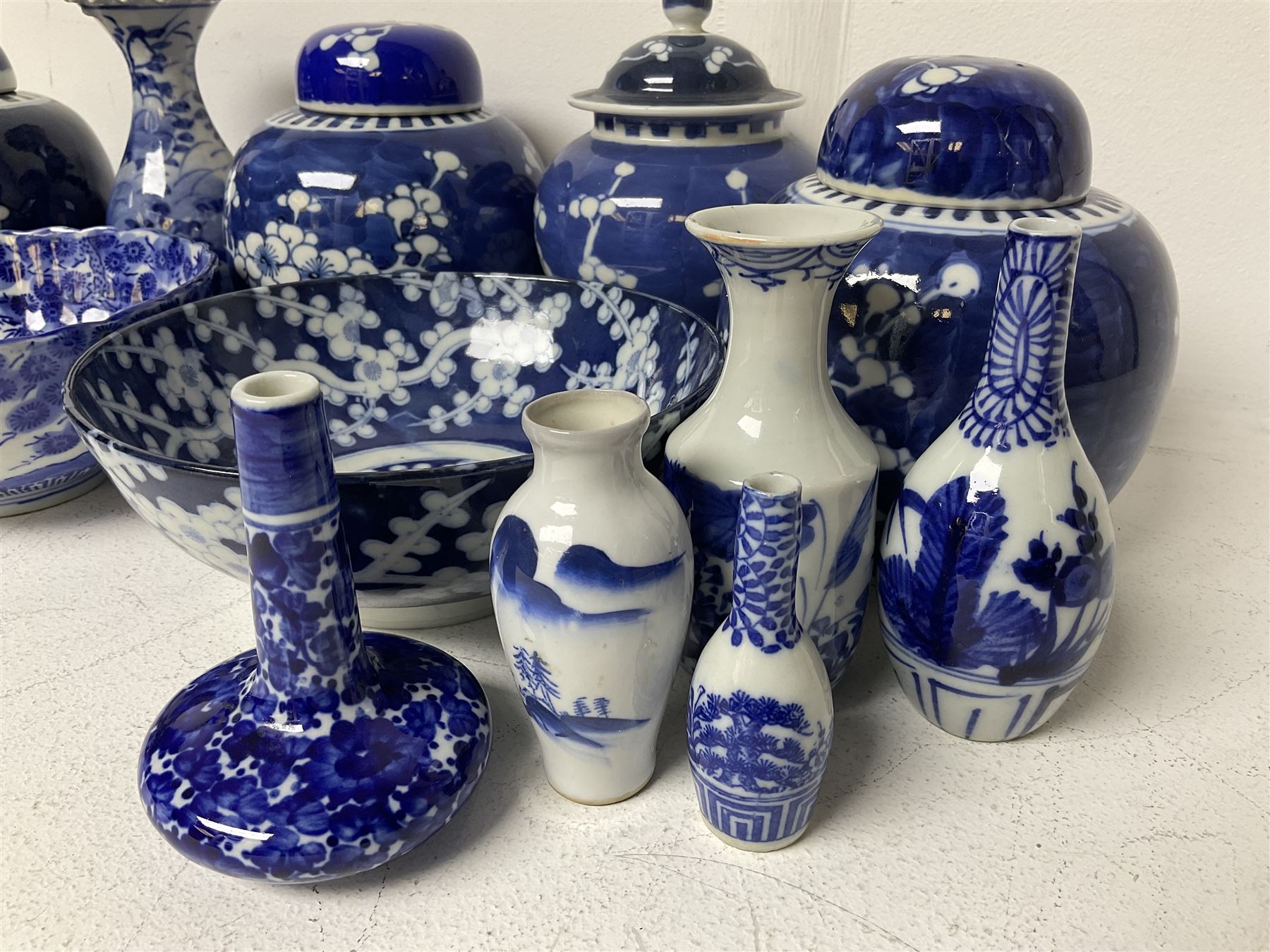 20th century Oriental blue and white ceramics - Image 9 of 20