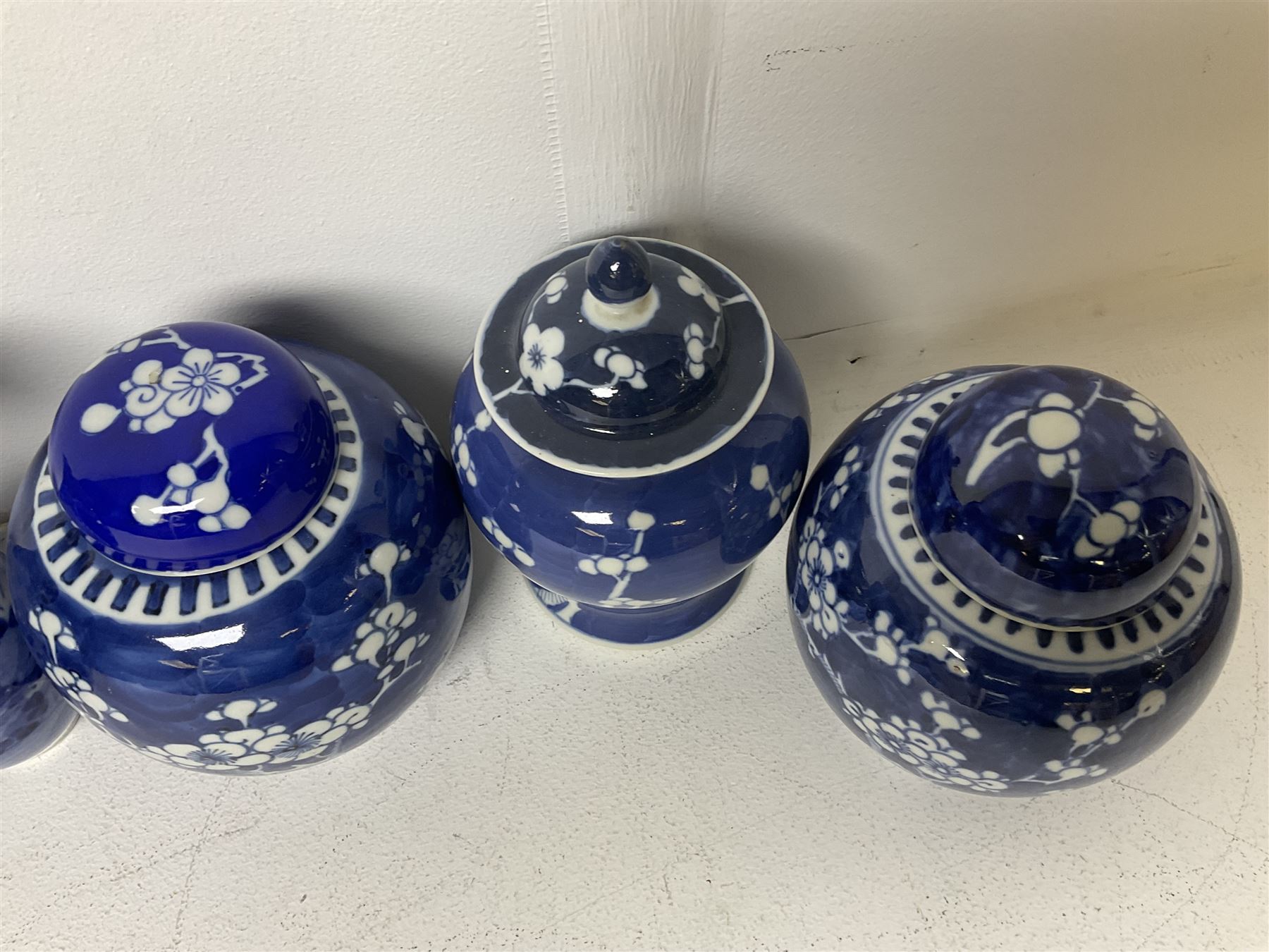 20th century Oriental blue and white ceramics - Image 17 of 20