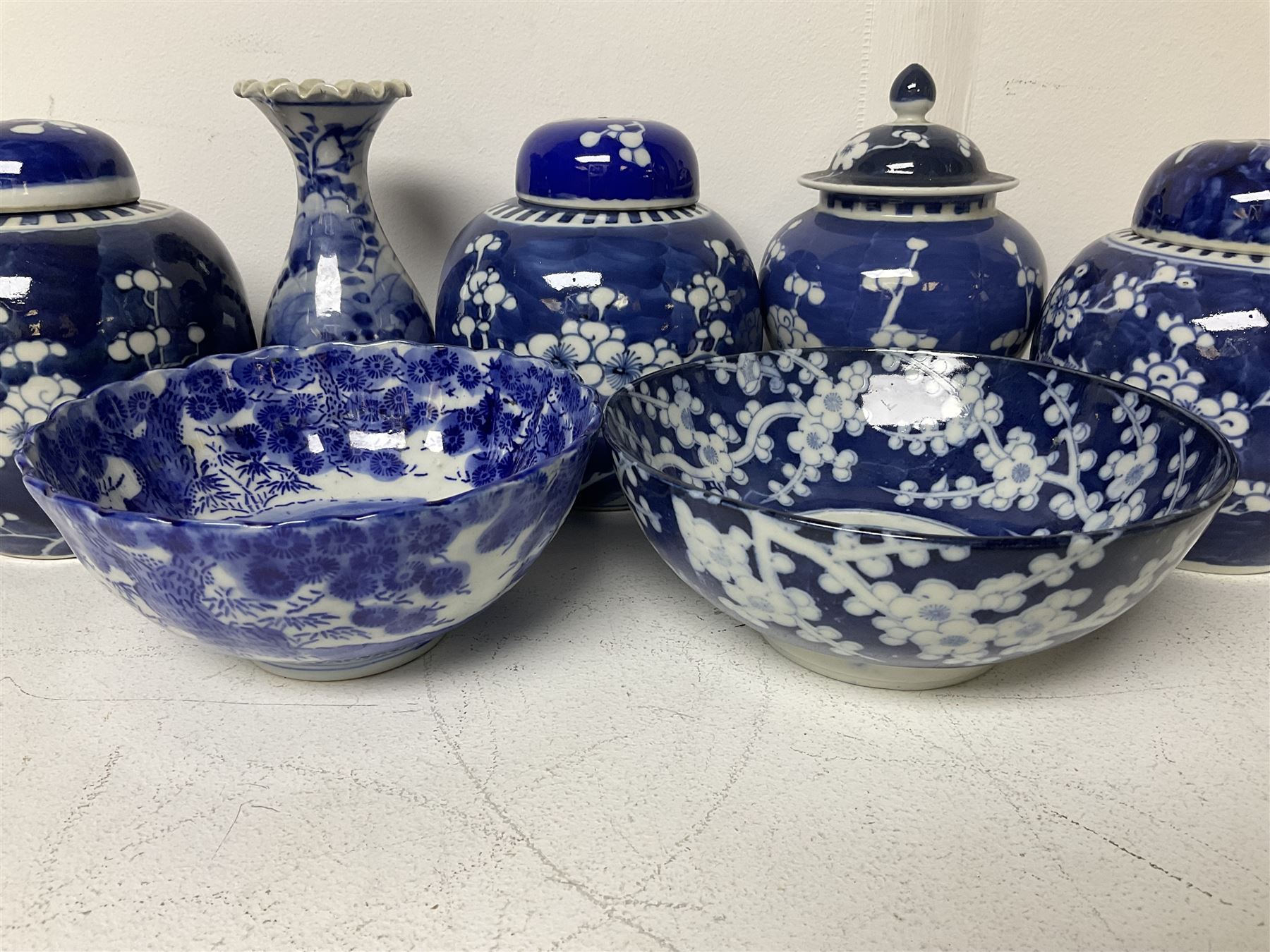 20th century Oriental blue and white ceramics - Image 14 of 20